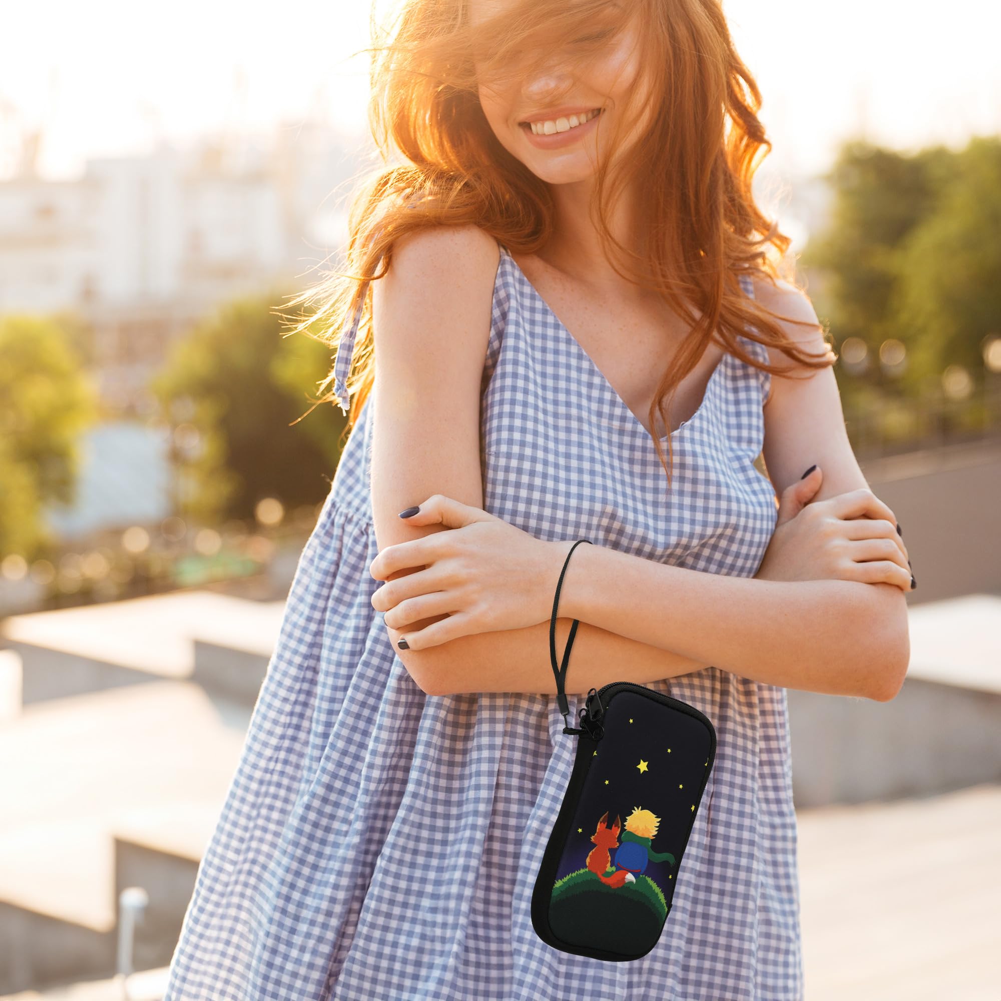 kwmobile Neoprenowy rękaw na smartfon rozmiar XL, 6,7/6,8", etui amortyzujące wstrząsy, torba ochronna na telefon, chłopiec z lisem żółty/brązowy/ciemno niebieski