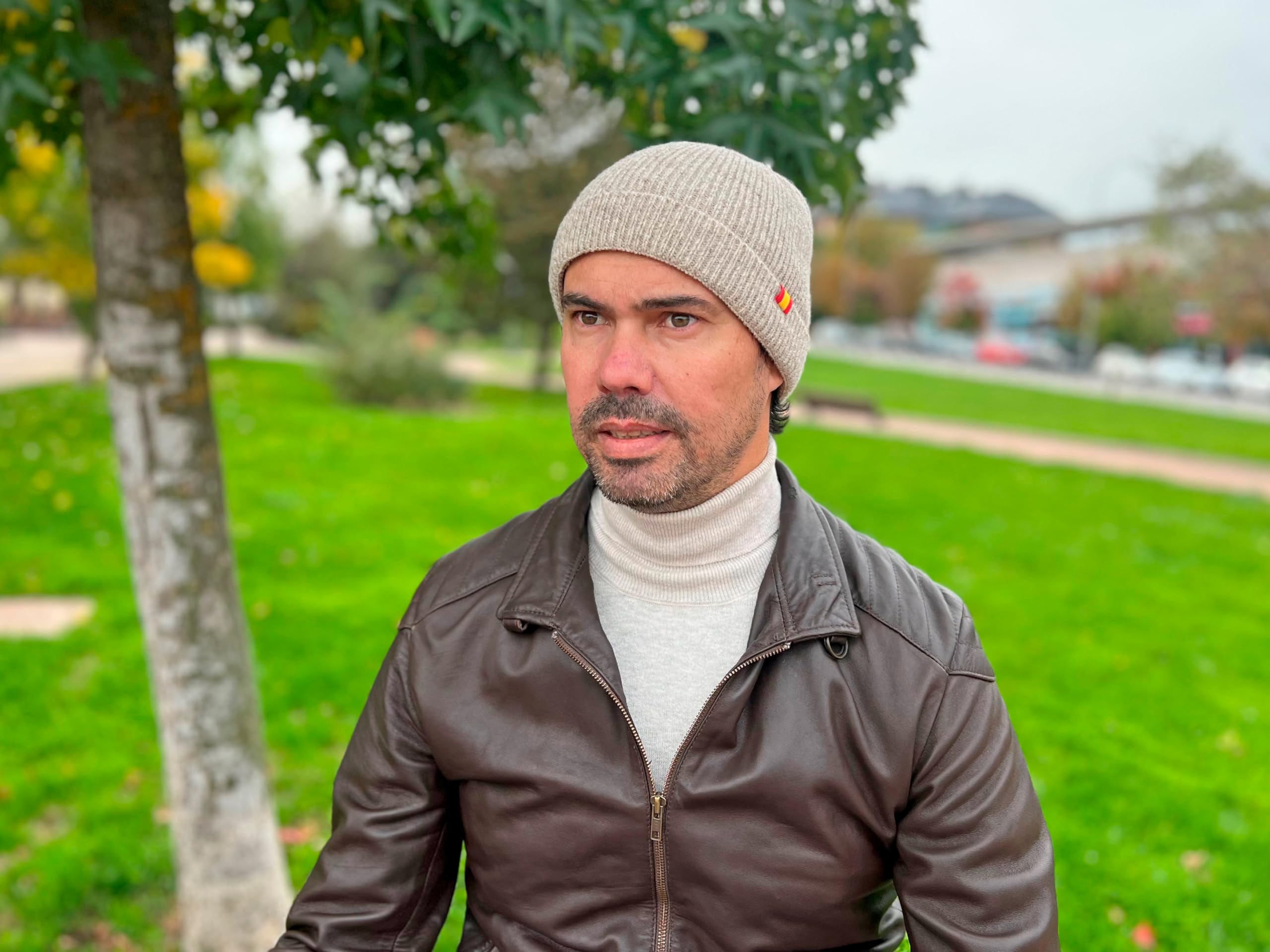 Gorro 100% Lana Merino Bandera de España. Fabricación Nacional y Artesanal. Confeccionado a Mano. Gorro Lana Hombre. Gorro Lana Mujer.