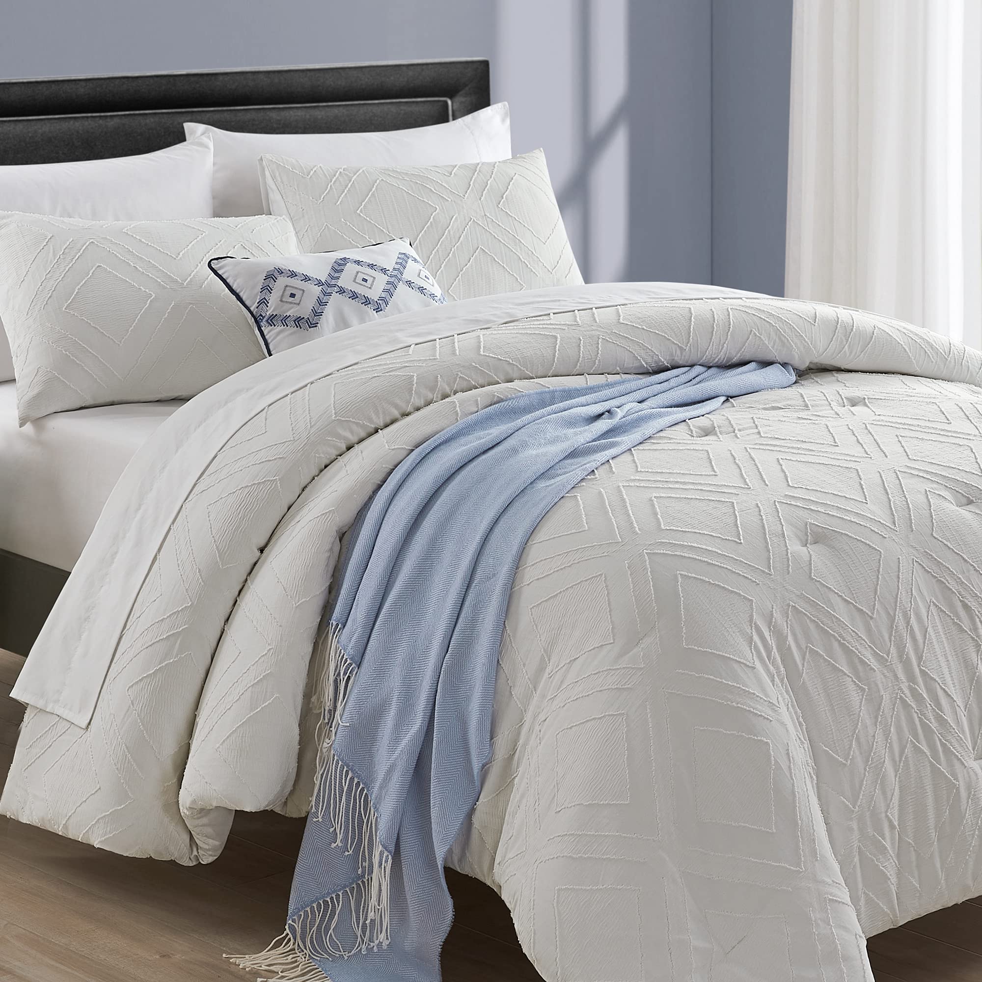 SHALALA King Size Comforter Set,5 Pieces Bedding Comforter Sets with Decorative Pillow and Throw Blanket,White Bed Comforter King Geometric Bedspread Coverlet for Bedroom, Guestroom
