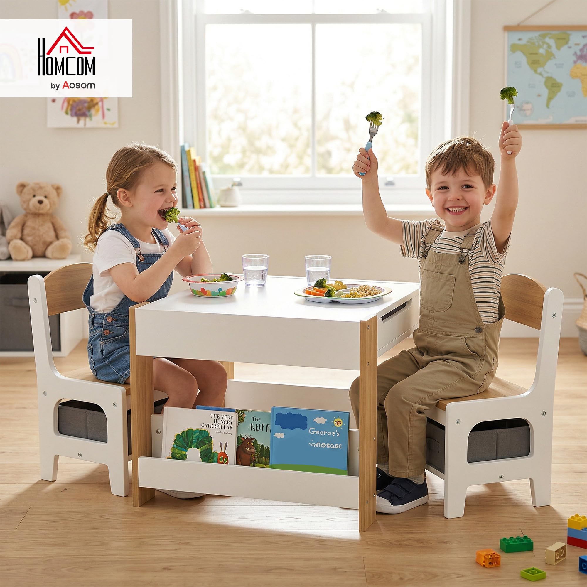 HOMCOM Juego de Mesa y 2 Sillas Infantiles Mesa con Sillas para Niños 3 en 1 con Pizarra Cajones de Tela y Espacio de Almacenamiento para Guardería Sala de Juegos Blanco y Natural