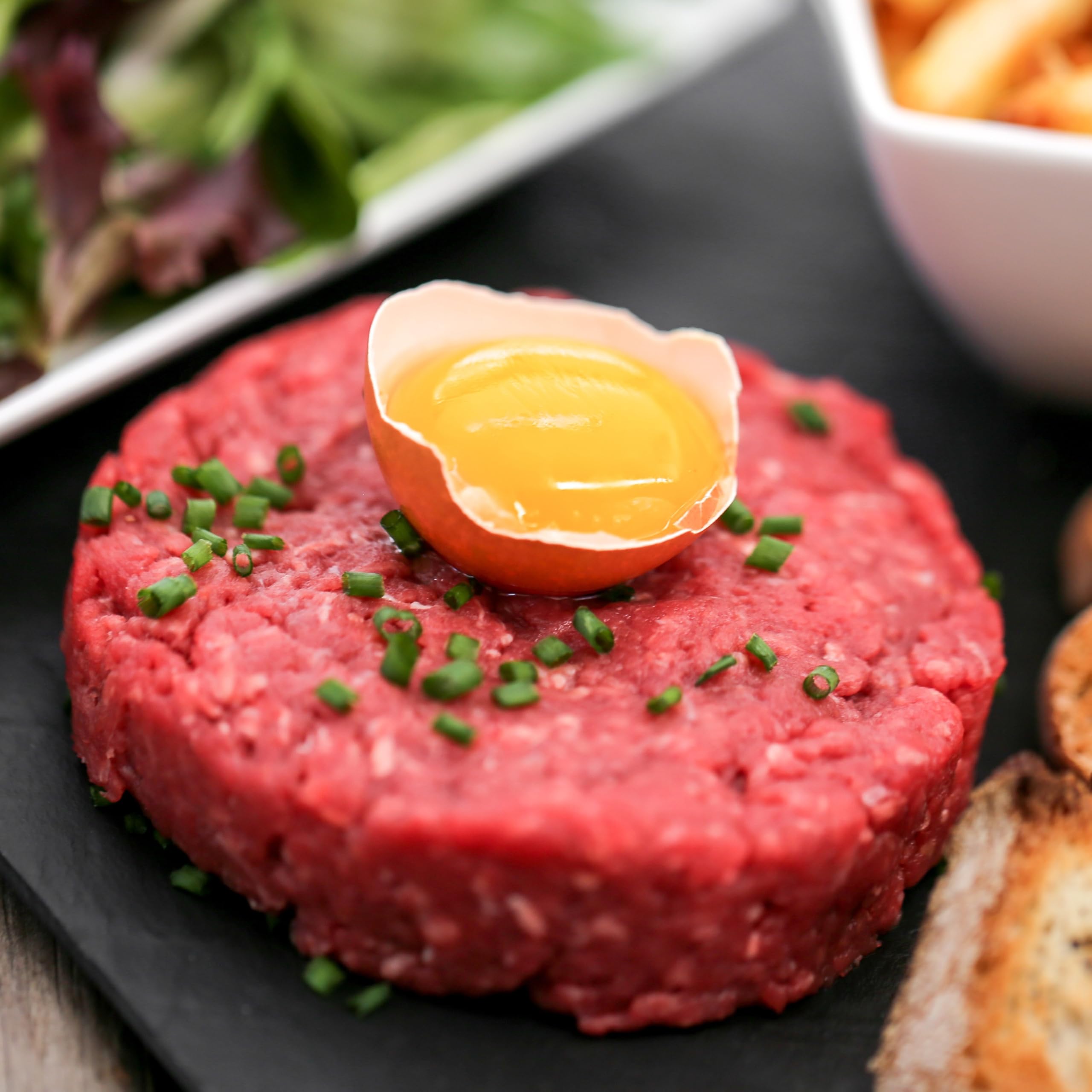 Trisa Vario Grinder Fleischwolf 1360W, 3 Lochscheiben, REV, Wurstfüller | Kebbe-Aufsatz, Edelstahl-Einfüllschale, Rücklauffunktion Gegen Blockaden, Frisches Hackfleisch, Burger-Patties, Tatar