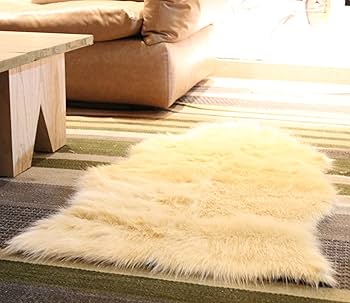 Amazon | FURFURMOUTON フェイクシープスキン ラグ 1.5匹