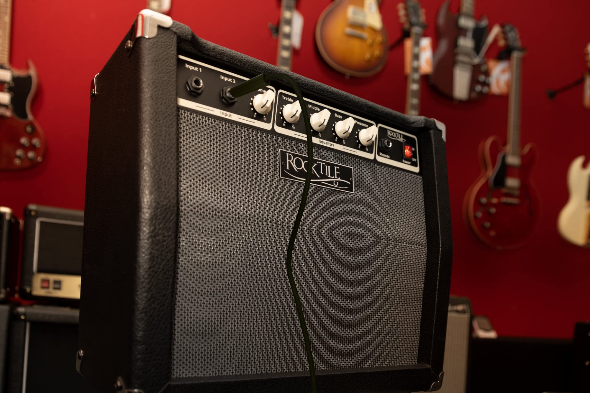 Rocktile BA-30 Jaco Basscombo 30 Watt - Bassverstärker im Combo-Format - Für aktive und Passive Bässe - Leistung: 30 Watt RMS - 10" Lautsprecher - 3-Band Equalizer mit Presence-Regler - Schwarz