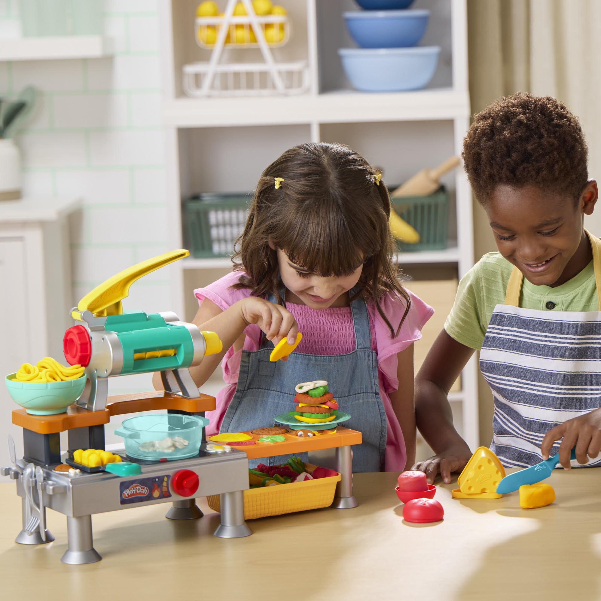 Play-Doh, La Cocina de los Minichefs, Sonidos de Cocina de Juguete realistas, Más de 25 Alimentos de Juguete Que Crear, Manualidades Infantiles, A Partir de 3 años