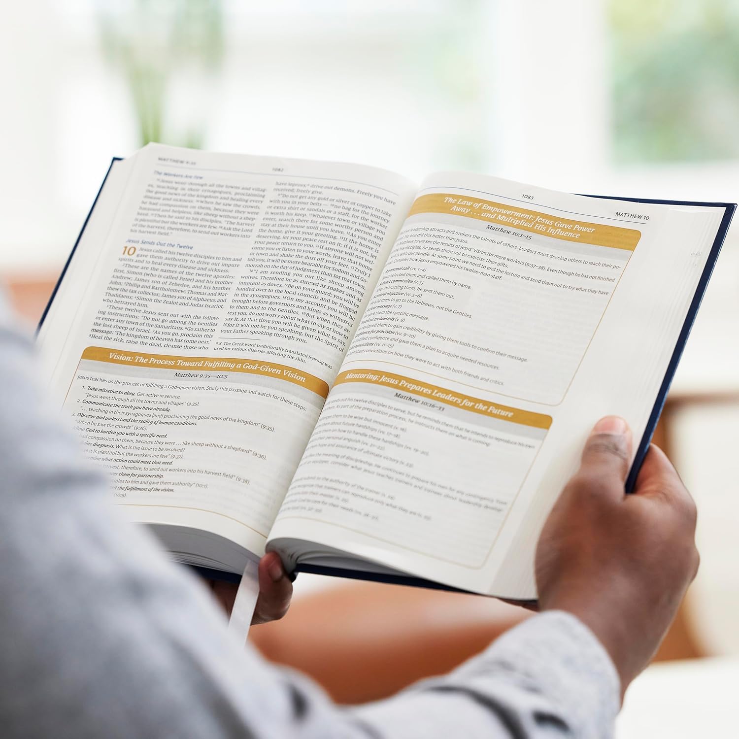 NIV, Maxwell Leadership Bible, 3rd Edition, Premium Bonded Leather, Burgundy, Comfort Print: Holy Bible, New International Version - Image 8