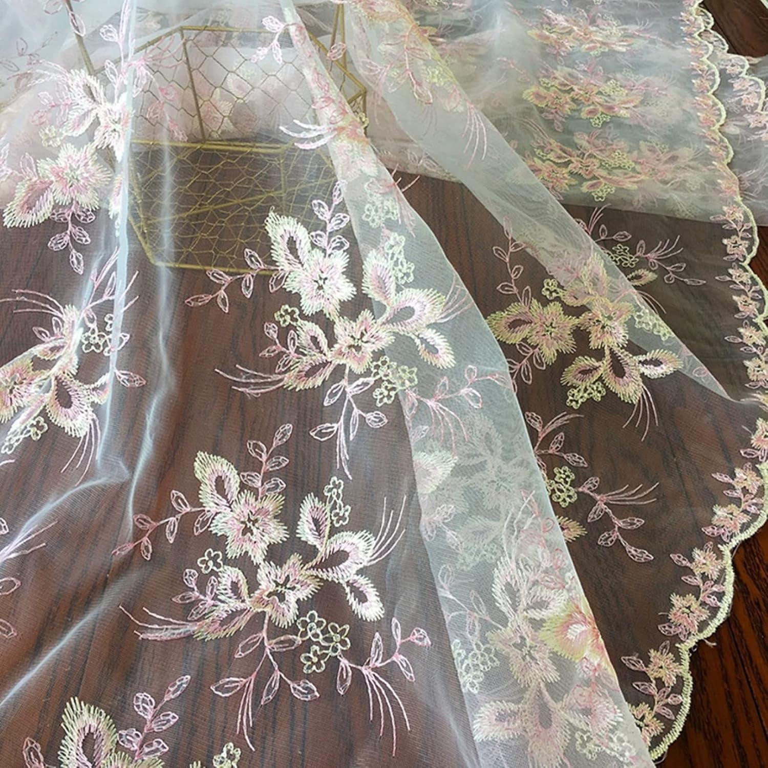 Tessuto di pizzo organza ricamato floreale in poliestere