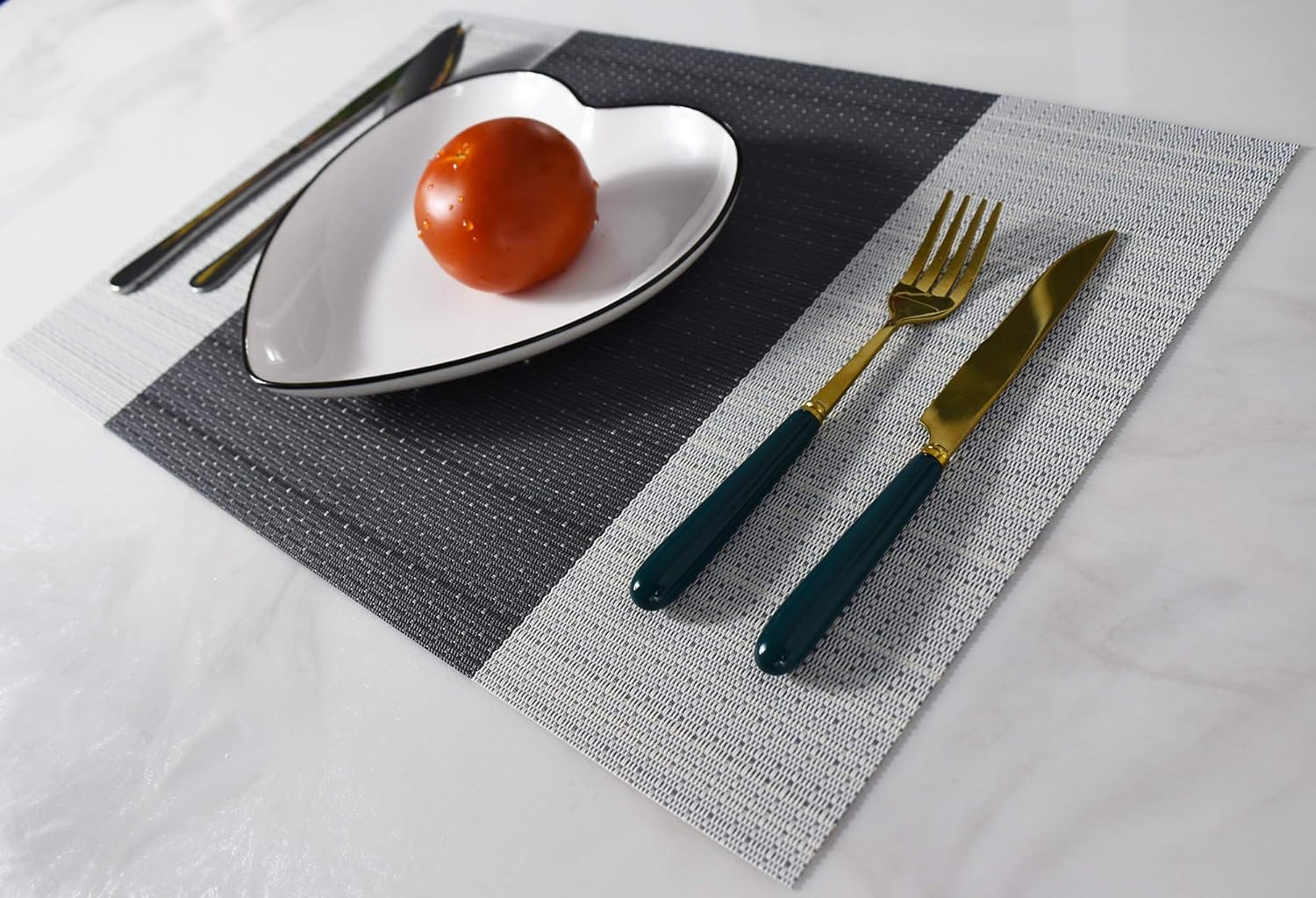 Non-Slip Placemats Set of 6, Heat Stain Ressietant Wipeable Kitchen Dining Table Decorations Easy to Clean Mats, Anti-Skid Vinyl Washable Place Matt (Cotton Like -Grey)