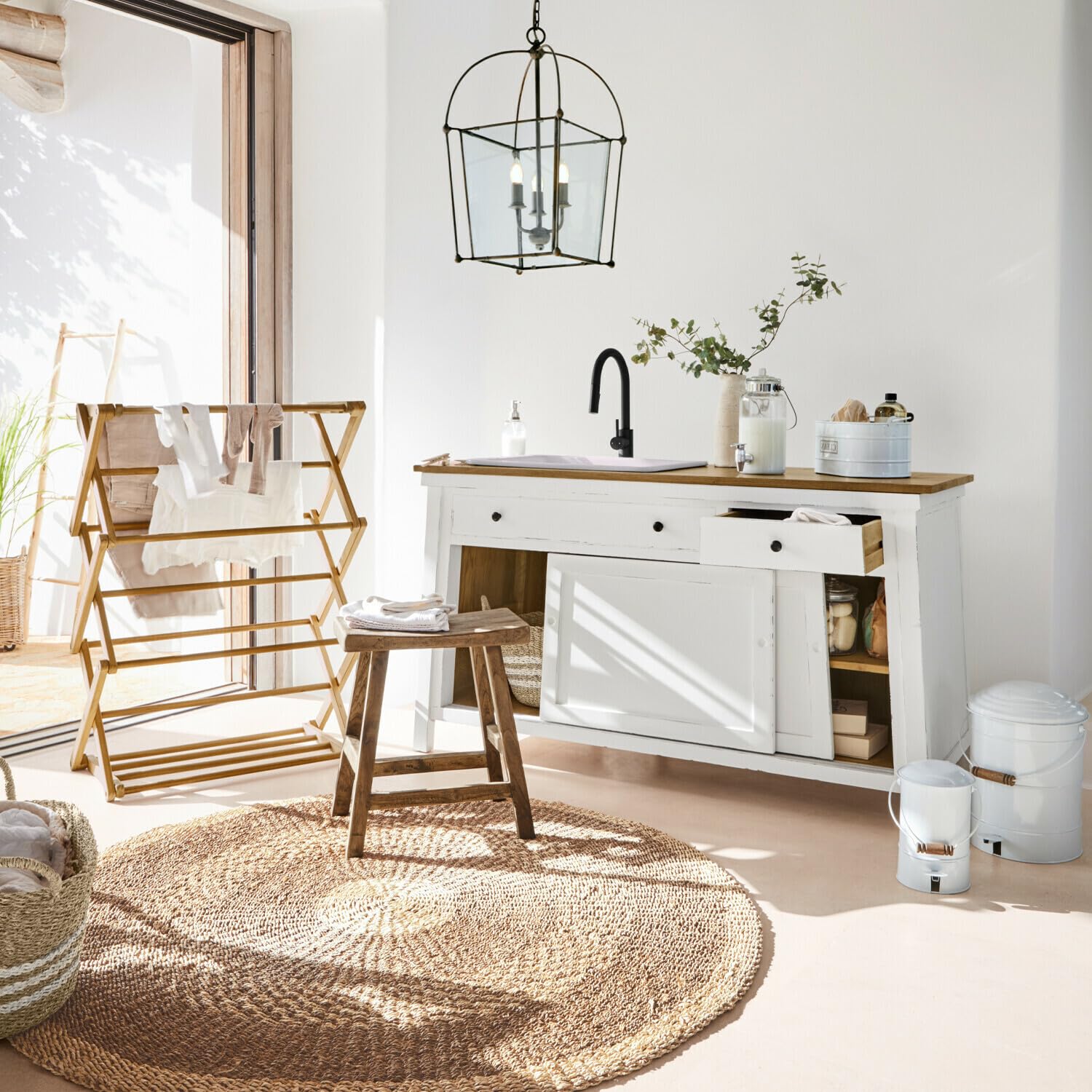 Loberon Wäscheständer Elodielle, Klappbares Design, für Handtücher, Kleidung & Co., Platzsparend, Ordnungshelfer, Badzubehör, Kiefernholz, braun | Klappbares Design, für Handtücher, Kleidung & Co., Platzsparend, Ordnungshelfer, Badzubehör, Kiefernholz