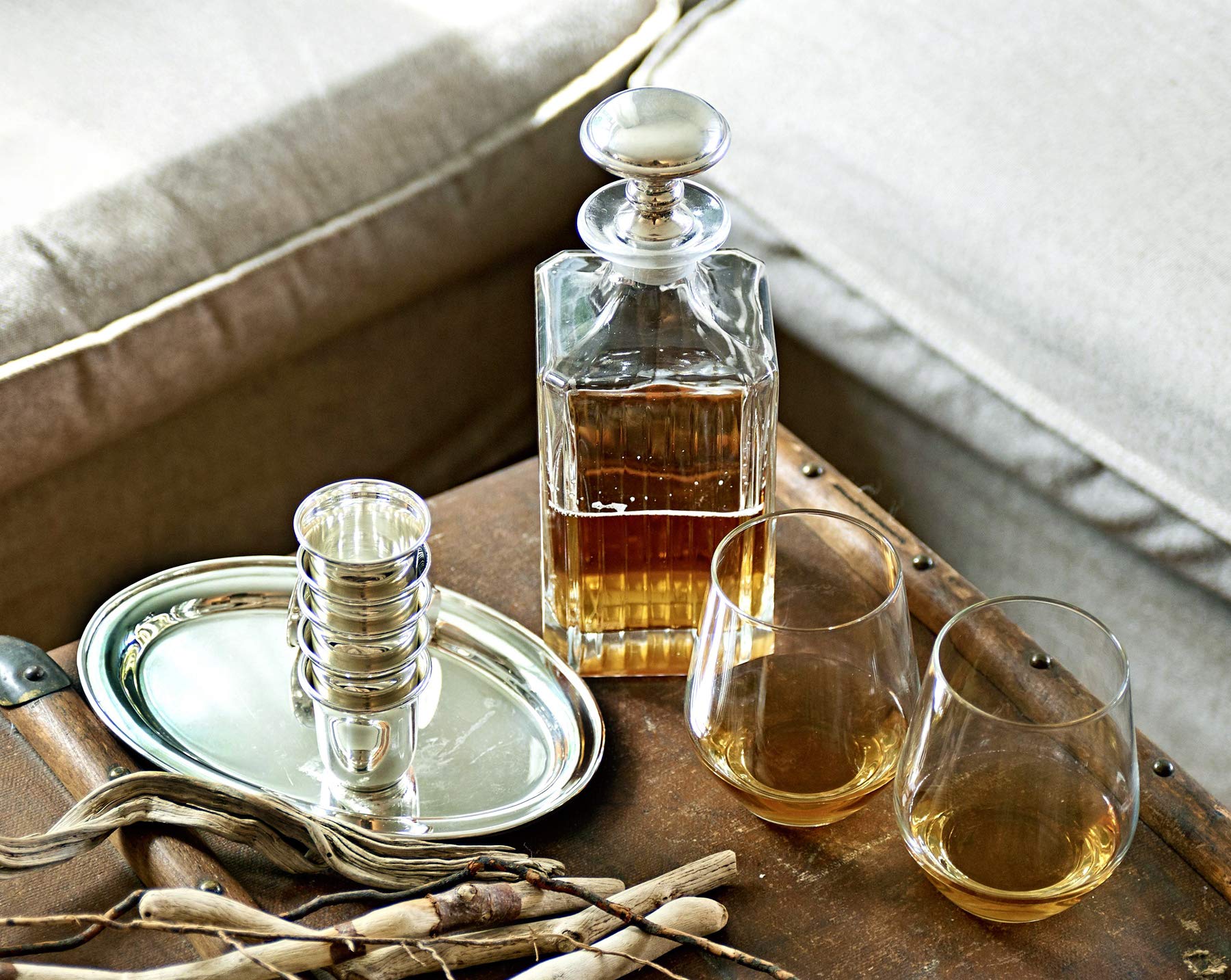 Bicchieri a stelo in cristallo spesso con decorazione a scorrimento e monogramma, Boemia, inizio XX secolo, set di 2 in vendita su