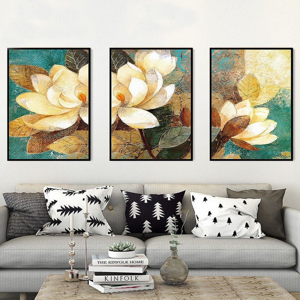 Peinture murale haut de gamme : triptyque floral peint pour fond de canapé