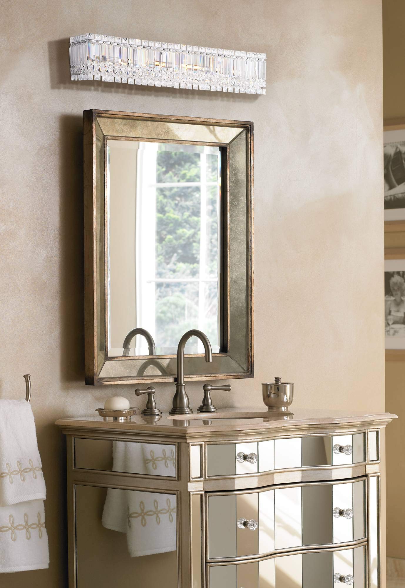 Dabmar Lighting DSL1000-W Louvered Down Incand 120V Step Light, White Finish