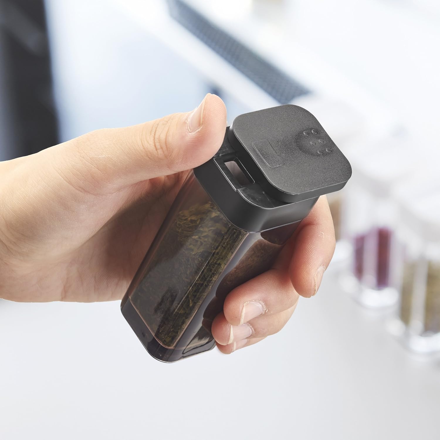 YAMAZAKI 4 Shakers Home Spice Bottles with Rack-Kitchen Pantry Organizer Containers | Steel + Plastic | Food Storage, One Size, Black: Home & Kitchen