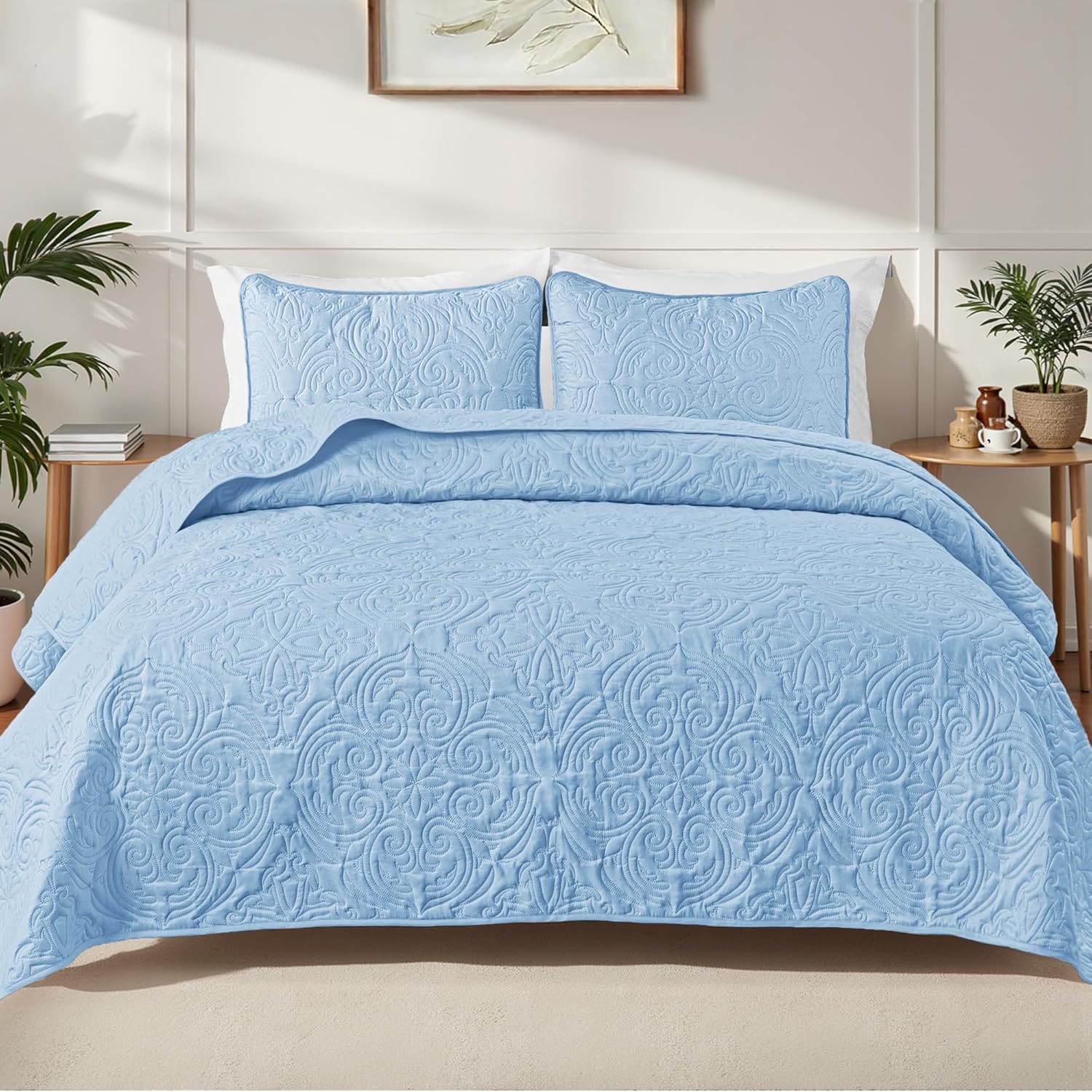 Exclusivo Mezcla Quilt Set Oversized King Size with 2 Pillow Shams, Lightweight Sky Blue Quilts with Vintage Damask Pattern, Soft Cal King Bedspreads Coverlets Bedding Set for All Seasons