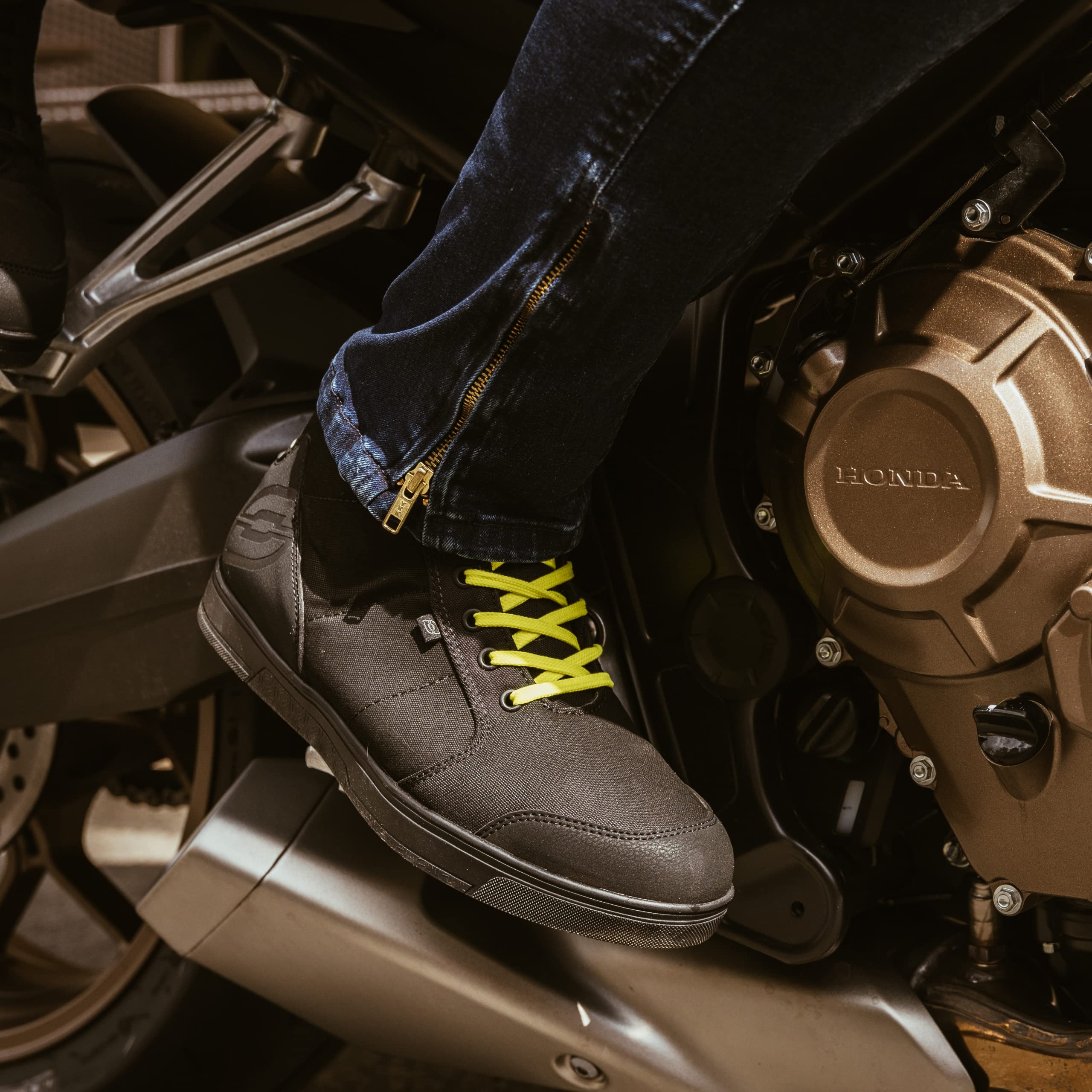 OZONE MOTO Town Motorradstiefel Damen und Herren | Textil | Verstärkte Knöchel, Fersen und Zehen | Verstärkte und Rutschfeste Sohle | Belüftung | Reflektierende Elemente | Größen bis 48