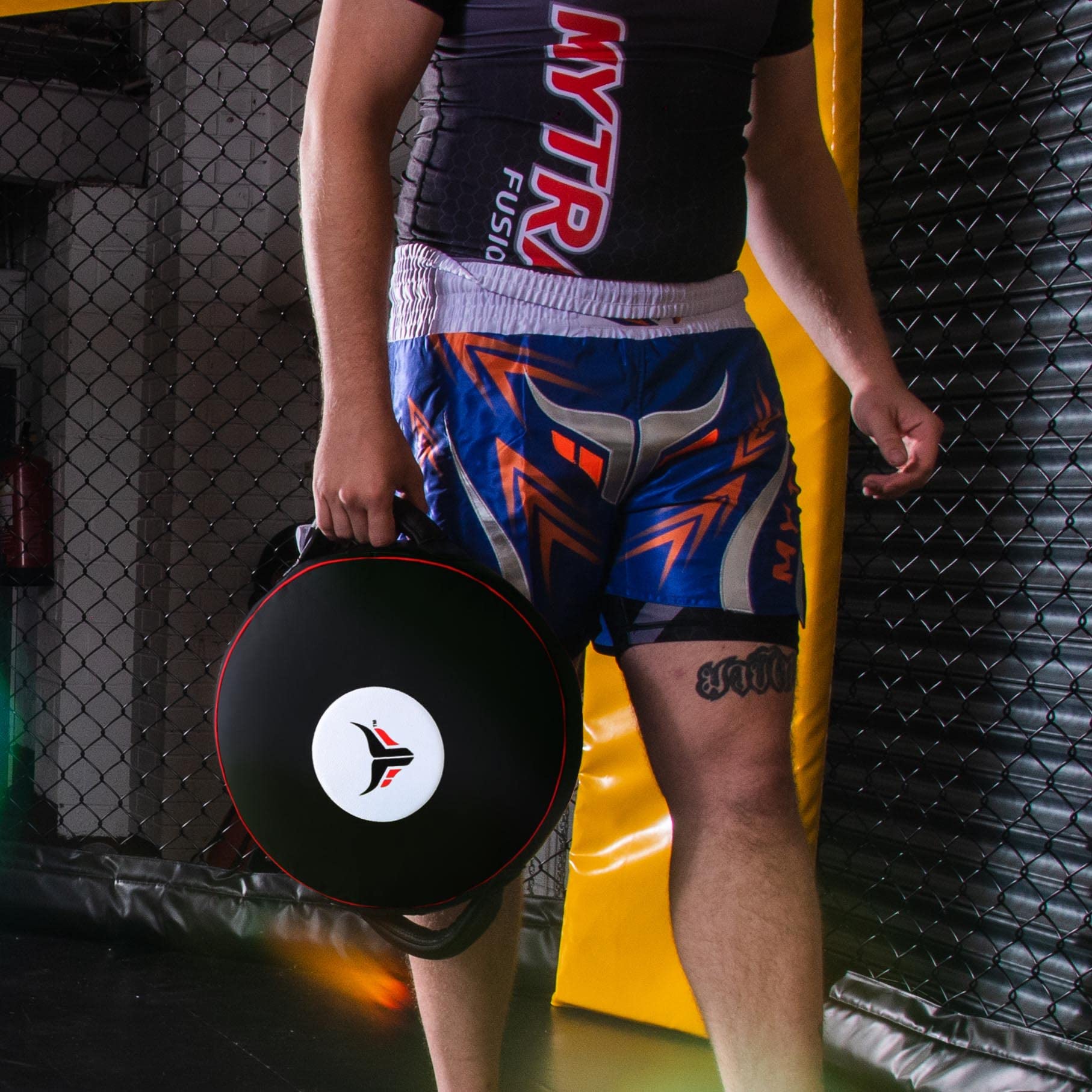 Mytra Fusion Pad da Boxe – Strike Pad Pad da Boxe in Vera Pelle Rotondo MMA, Muay Thai, Kickboxing, Training Focus Mitts