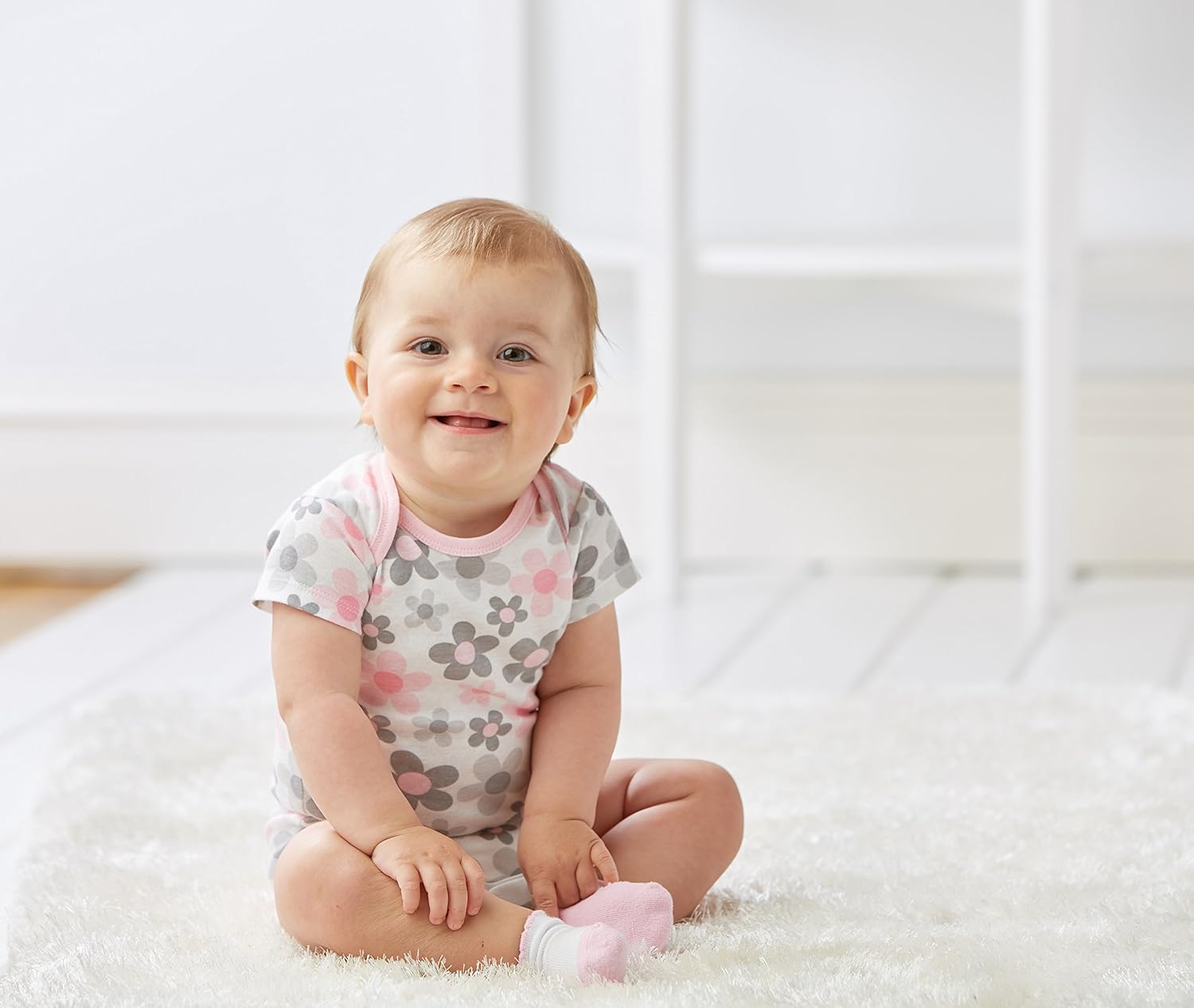 Gerber Baby-Girls 5-Pack Short Sleeve Variety Onesies Bodysuits 0-3 Months Elephants/Flowers 5