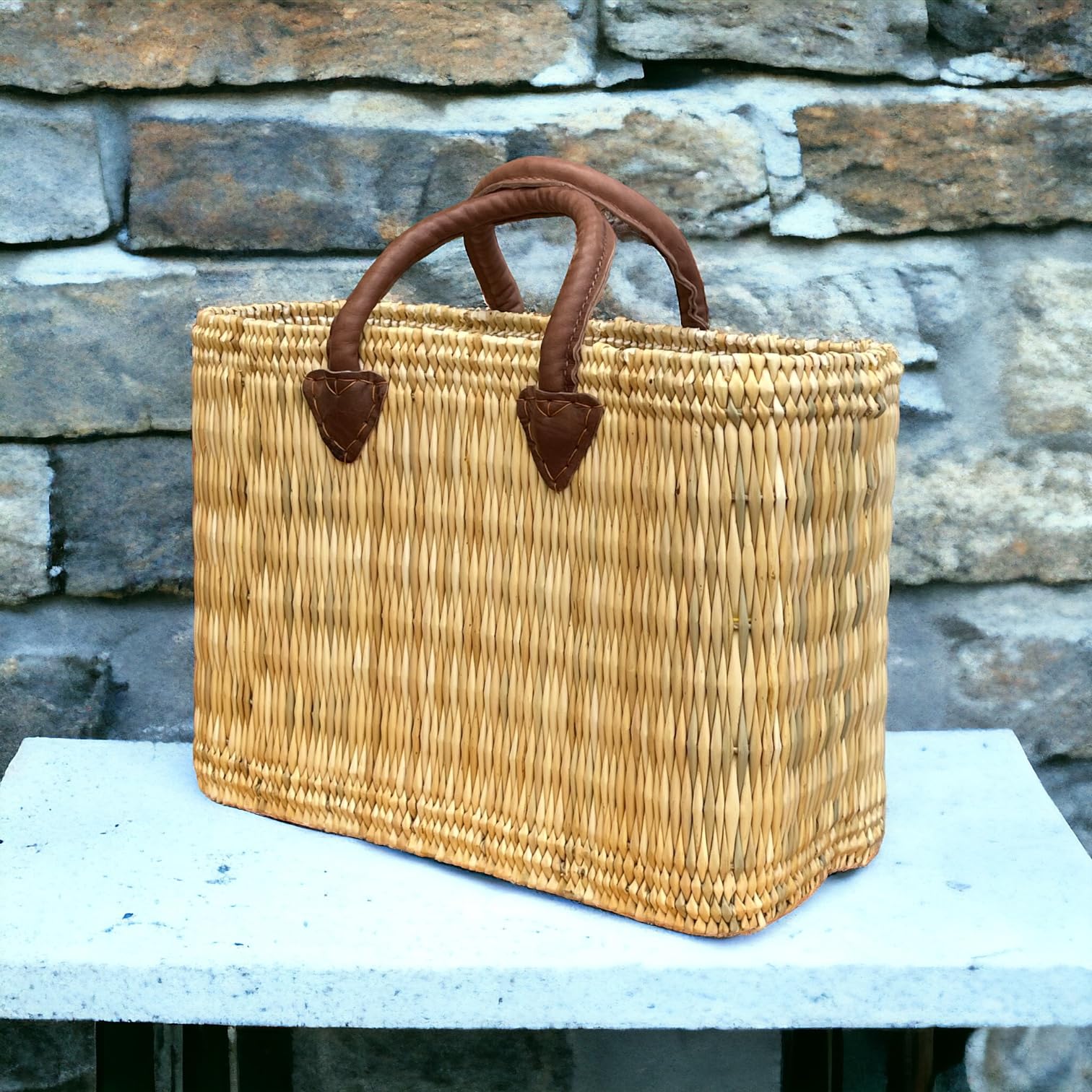 Korbtasche oder Ibiza Tasche mit Ledergriff, Marokko