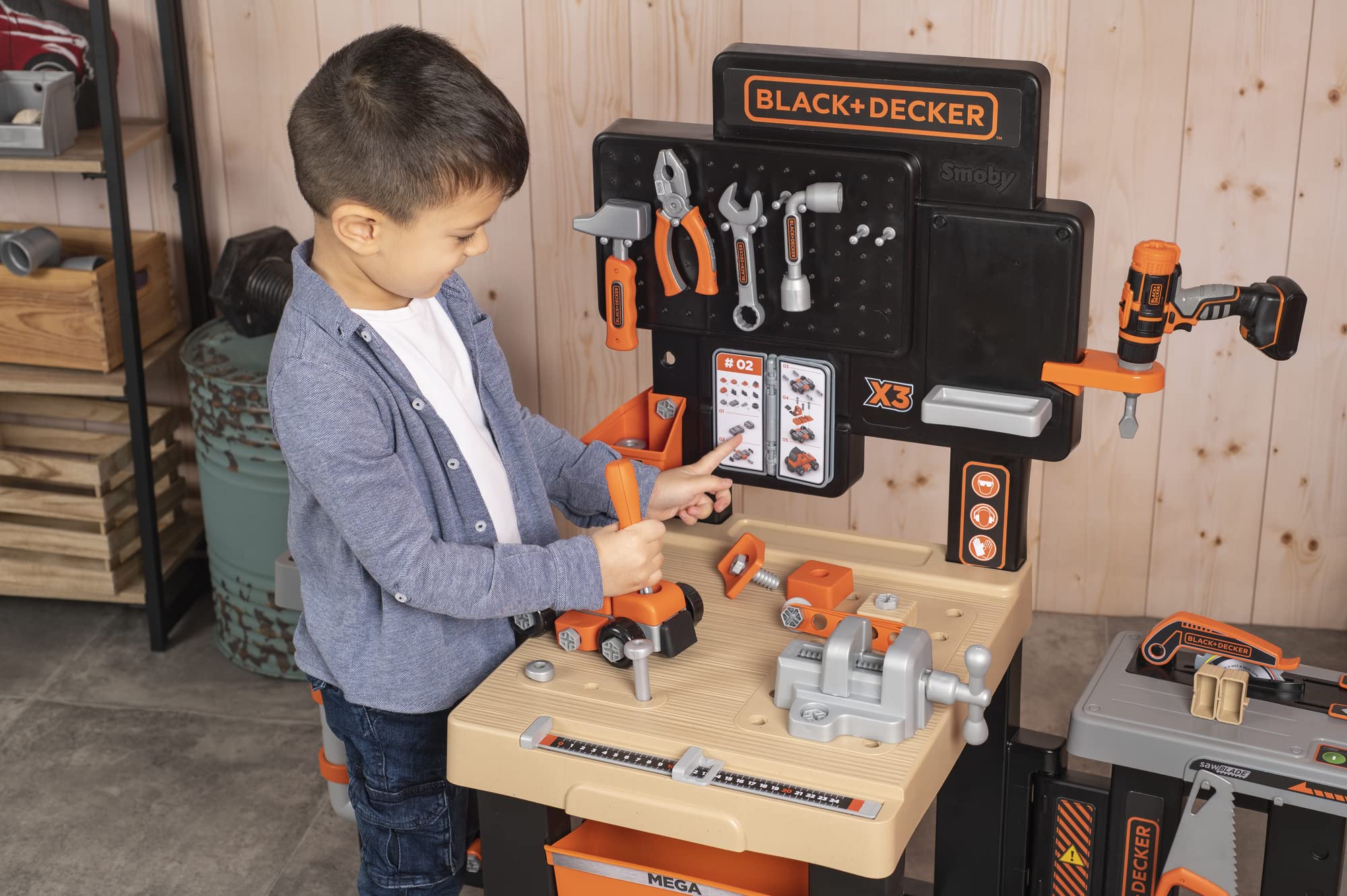 Smoby - Black+Decker - Mega Center - Zabawka do samodzielnego wykonania warsztatu - Mechanika, hydraulika, malowanie, stolarstwo - Wiele akcesoriów w zestawie - Od 3 lat - Wyprodukowano we Francji