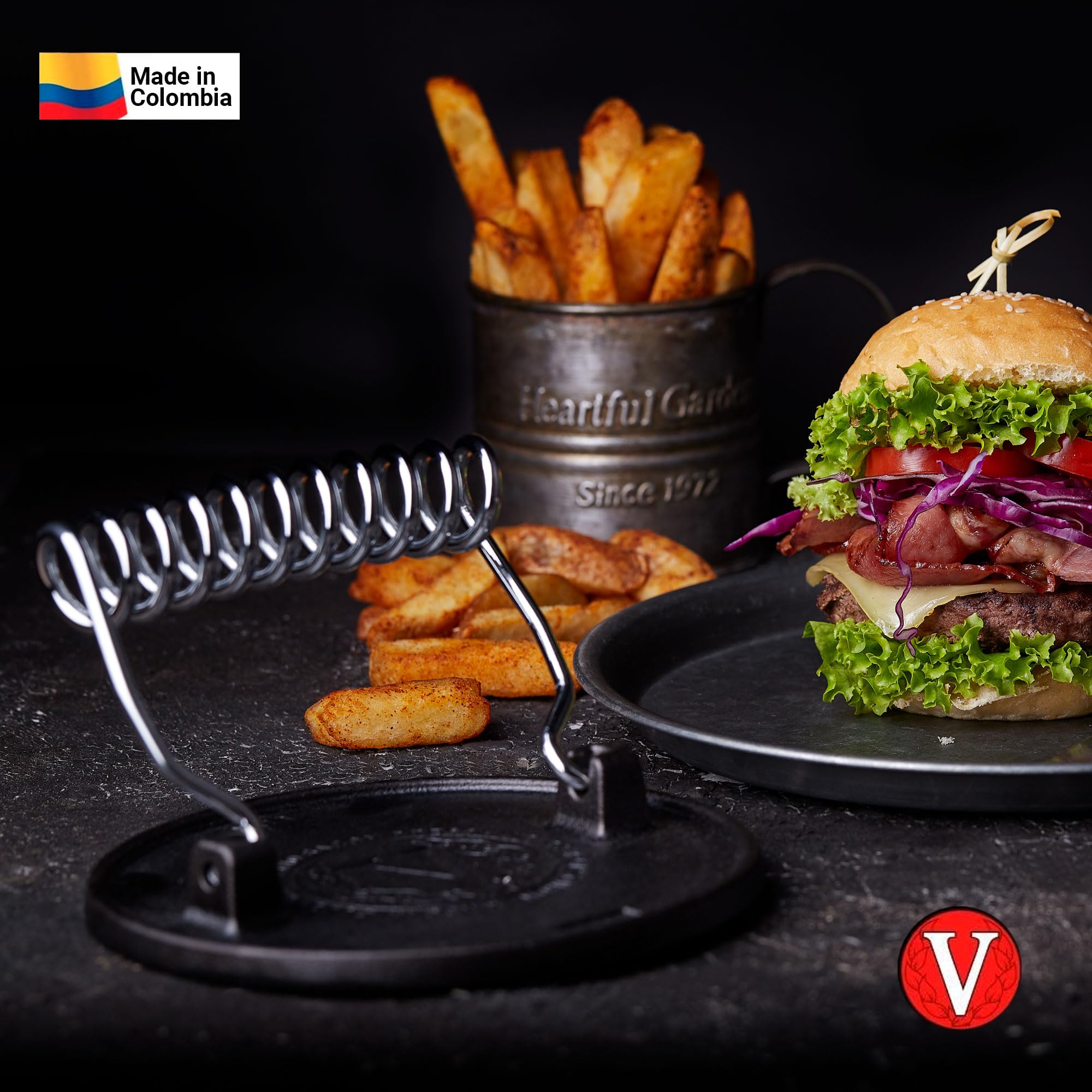 VICTORIA Smash Burger Press, Pressa per Hamburger in Ghisa Stagionata 16,5 cm per Carne da Barbecue, Manico Resistente al Calore, Senza PTFE