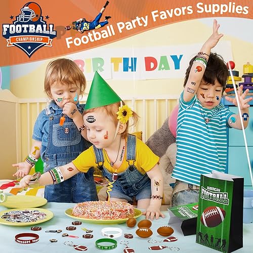 Miniatura 6 de 182 piezas de recuerdos de fiesta de fútbol incluyen bolsas de regalo de fútbol, mini pelotas de fútbol estrés, muñequera de silicona de fútbol,