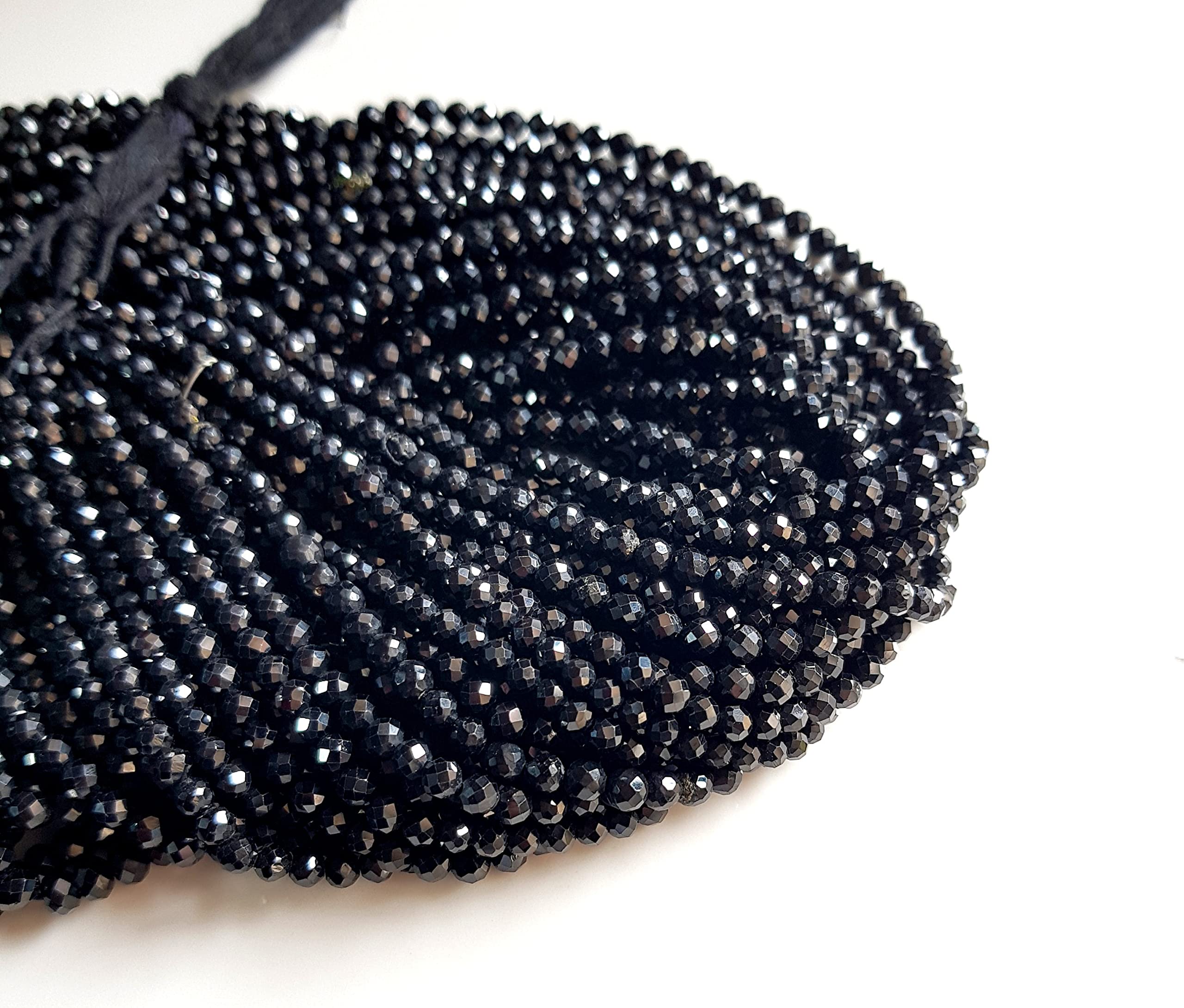 Lot De Spinelles Noires Calibrées 1mm à 2mm - Rond à Facettes, Brut, Provenance Thaïlande/Inde