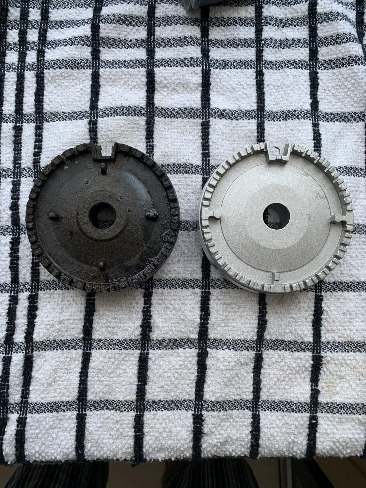 Non Universal Oven Cooker Hob Gas Burner Crown & Flame Cap ... - SPARES2GO