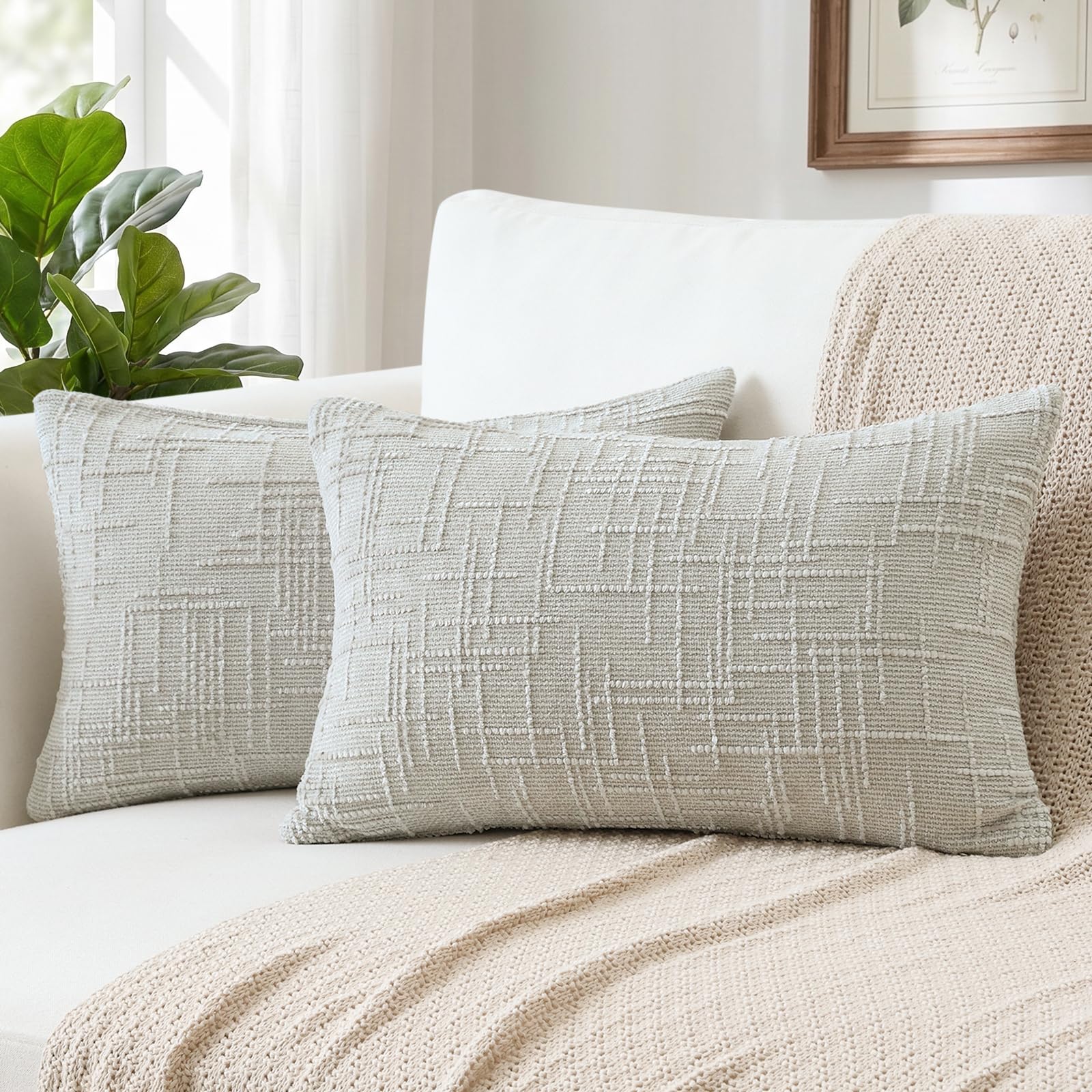 Sungeek Pack of 2 Chenille Textured Cushion Covers 30x50cm, Farmhouse Solid Dyed Throw Pillow Case Cover, Decorative Lumbar Cushion Case for Home Decor Couch Sofa Bed Living Room, Light Grey