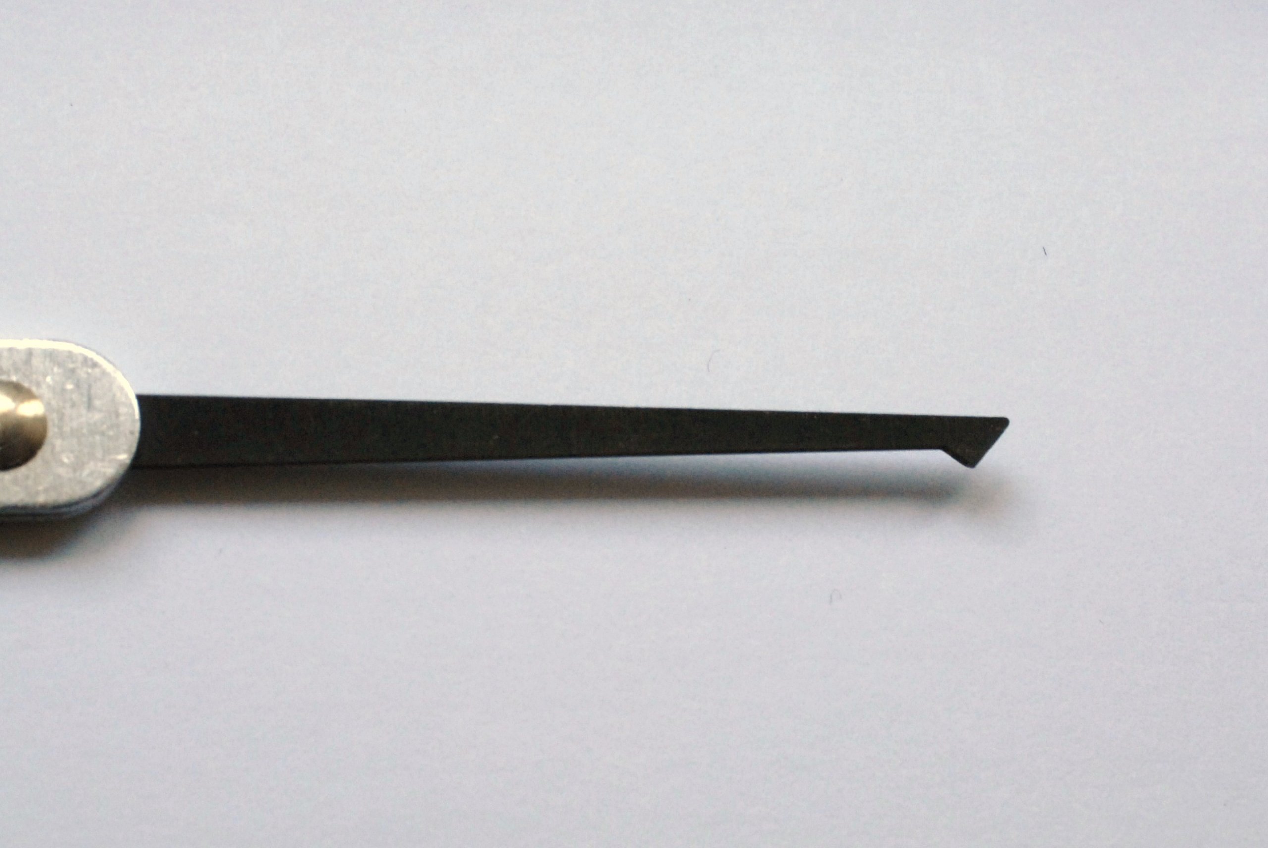Walker Locksmiths Lock Pick - Half Diamond - Medium