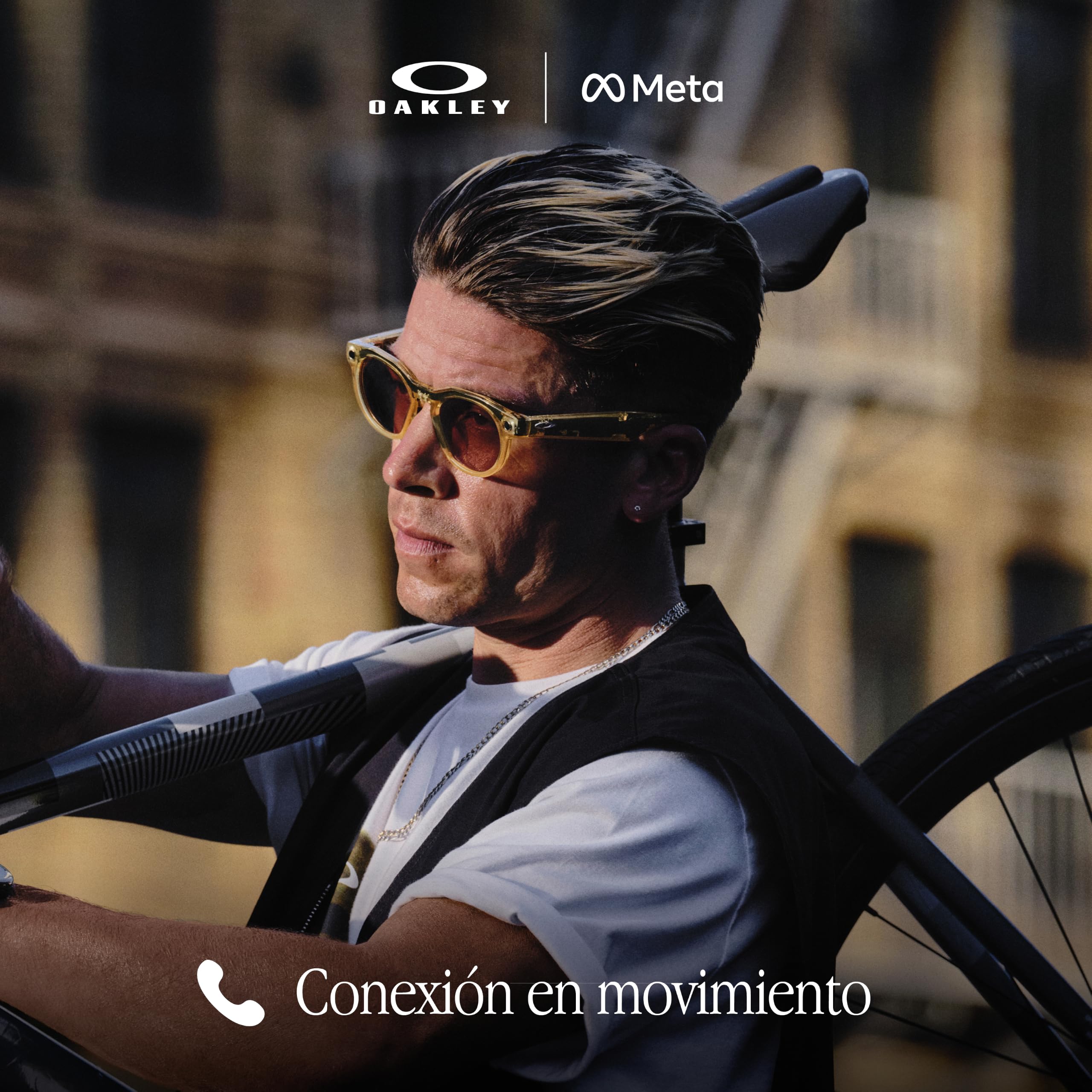Oakley Meta HSTN Gafas IA para Hombre, Mujer — Gafas Deportivas y de Estilo de Vida — Cámara 12 MP, Video 60fps, Open-Ear Audio, Meta AI — Montura Transparente, Lente Transitions® Grey