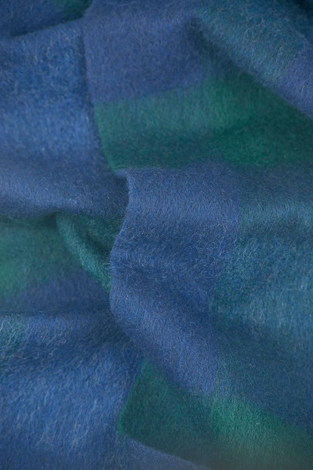 REALITY&FANTASY Cashmere and 100% soft Lambs Wool Plaid Tartan Winter Scarf for Men and Women