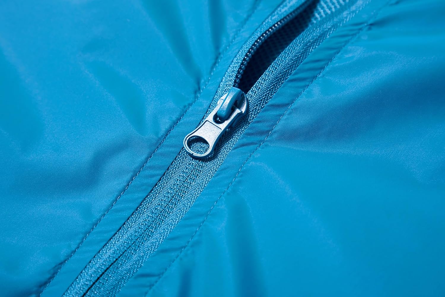 Men's Lightweight Windbreaker Jackets Outdoor Hooded Pocket Raincoat Jacket - Image 4