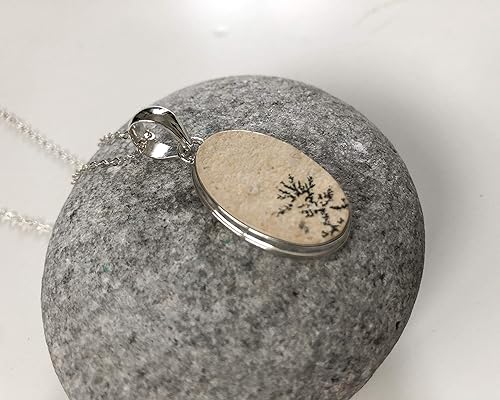 Vista 6 de Dendritic Agate pendant, Leaf jasper pendant, Scenic yellow dendritic agate, Oval rough stone pendant, Desert storm pendant, Natural stone