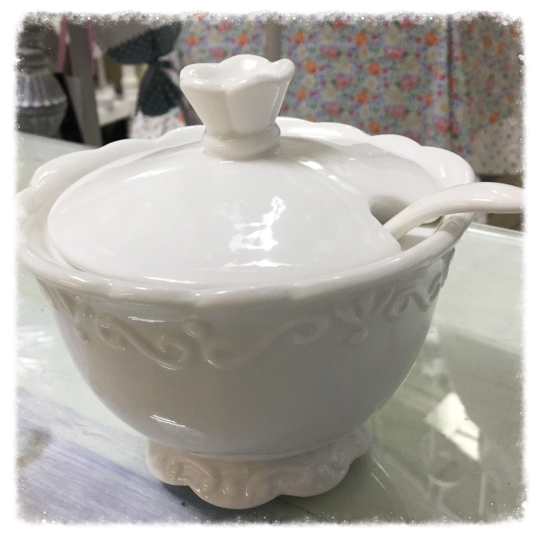 Zuccheriera ceramica bianca con coperchio e cucchiaino porta zucchero linea retrò