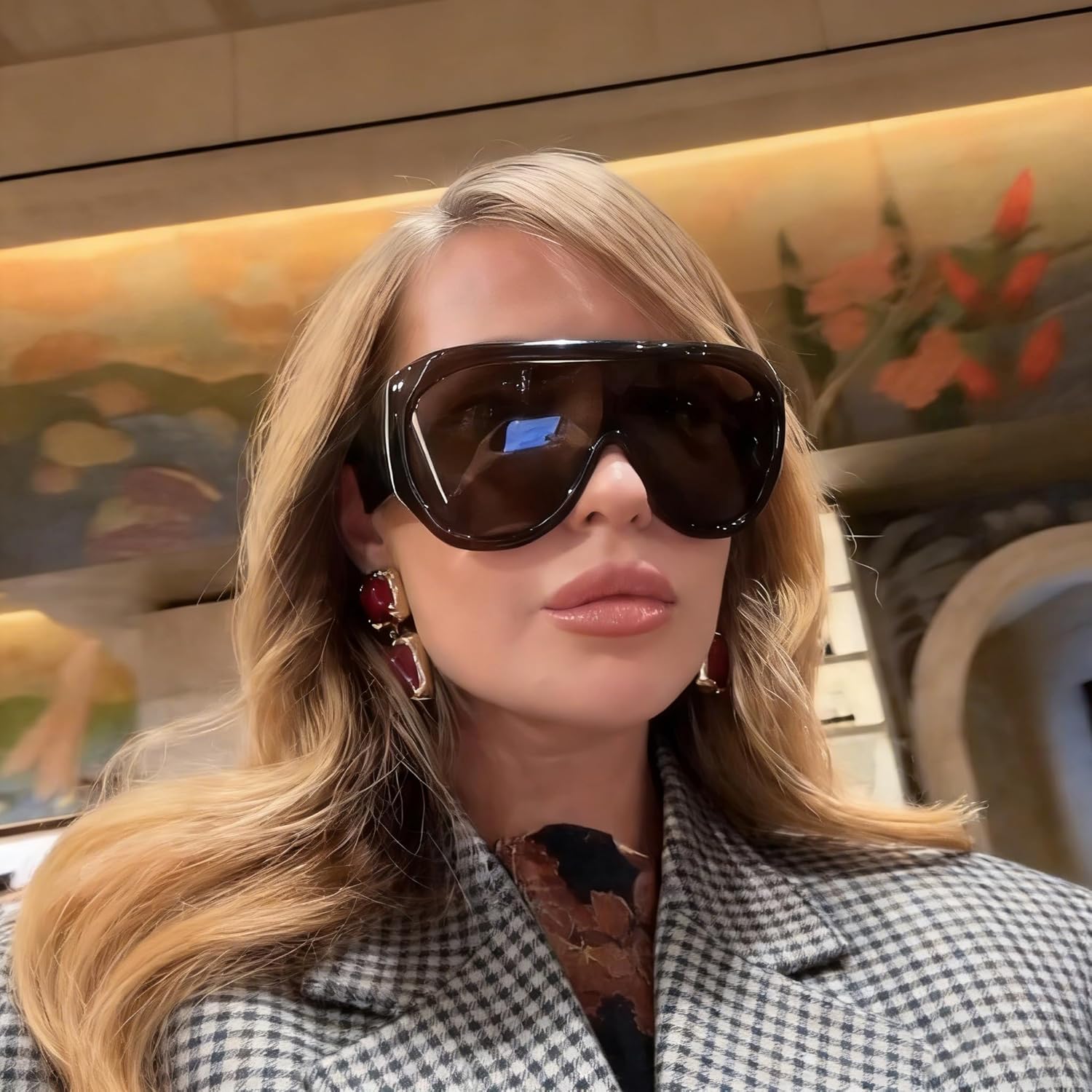 SODQW Oversized Sunglasses for Women and Men Large Frame Sunglasses UV Protection Eyewear for Driving and Beach - Image 2