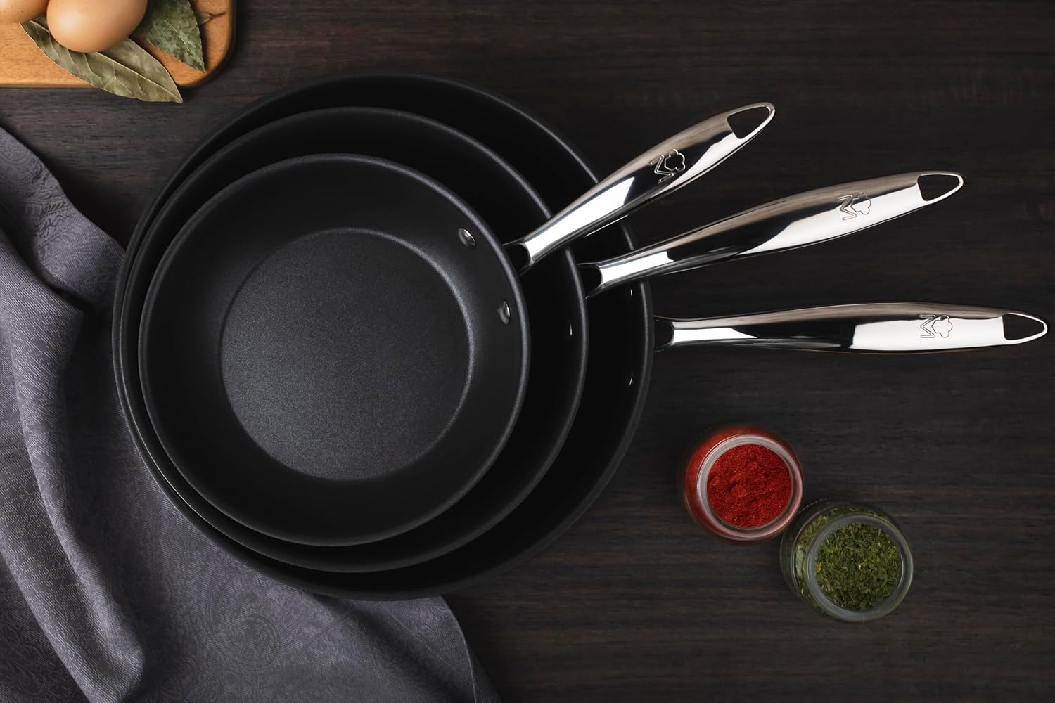 MasterPRO Argent 3 | 3 Non-Stick Frying Pans 20, 24 and 28 cm | Triple Layer Stainless Steel and Forged Aluminium | with Ergonomic Handle | Stainless Steel Frying Pan | for All Types of Kitchens image 4