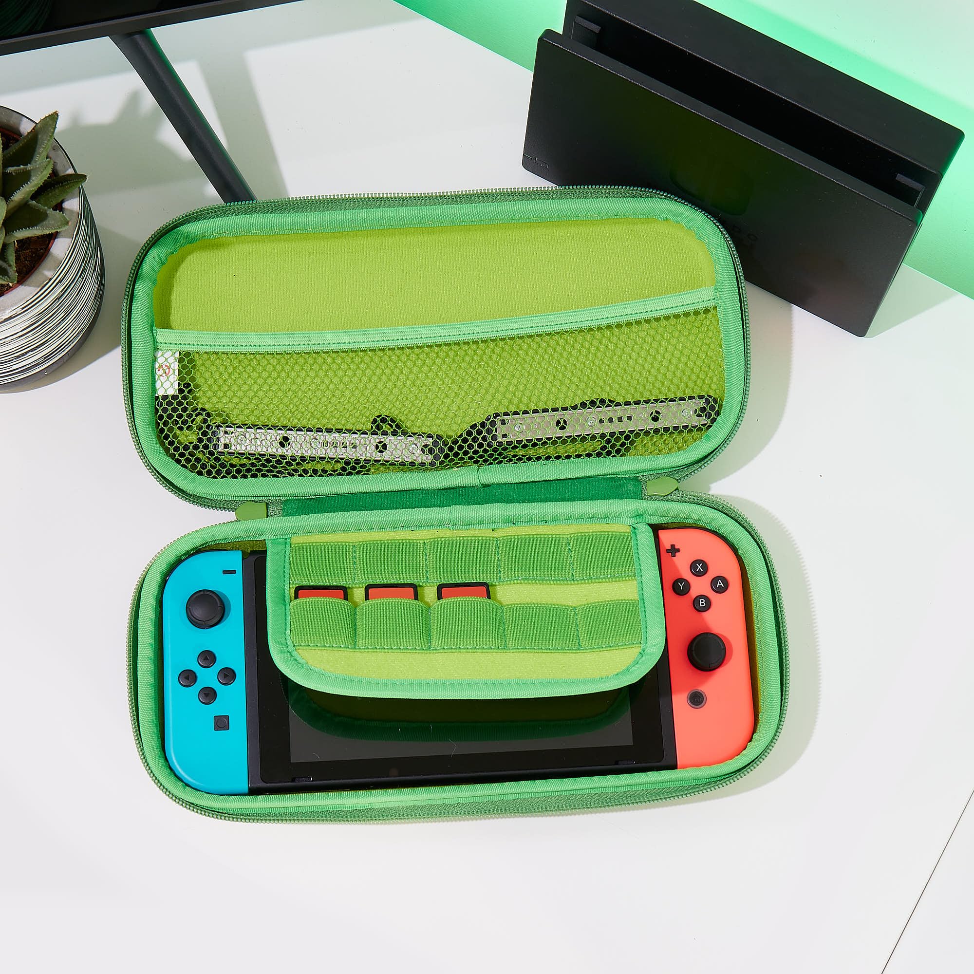 【美品】❗️Nintendo Switch PopMarket Nintendo Switch Deluxe Travel Case Zelda Tears of