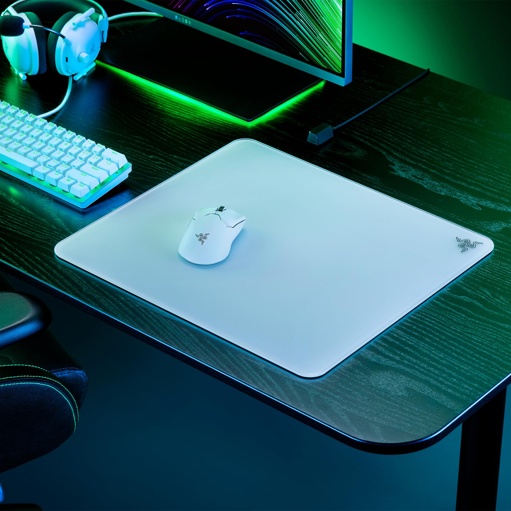 Razer Atlas - Tappetino per mouse in vetro (Vetro temperato premium, Superficie microincisa, Resistente a sporco e graffi, Movimenti del mouse più silenziosi, Base in gomma antiscivolo) Bianco