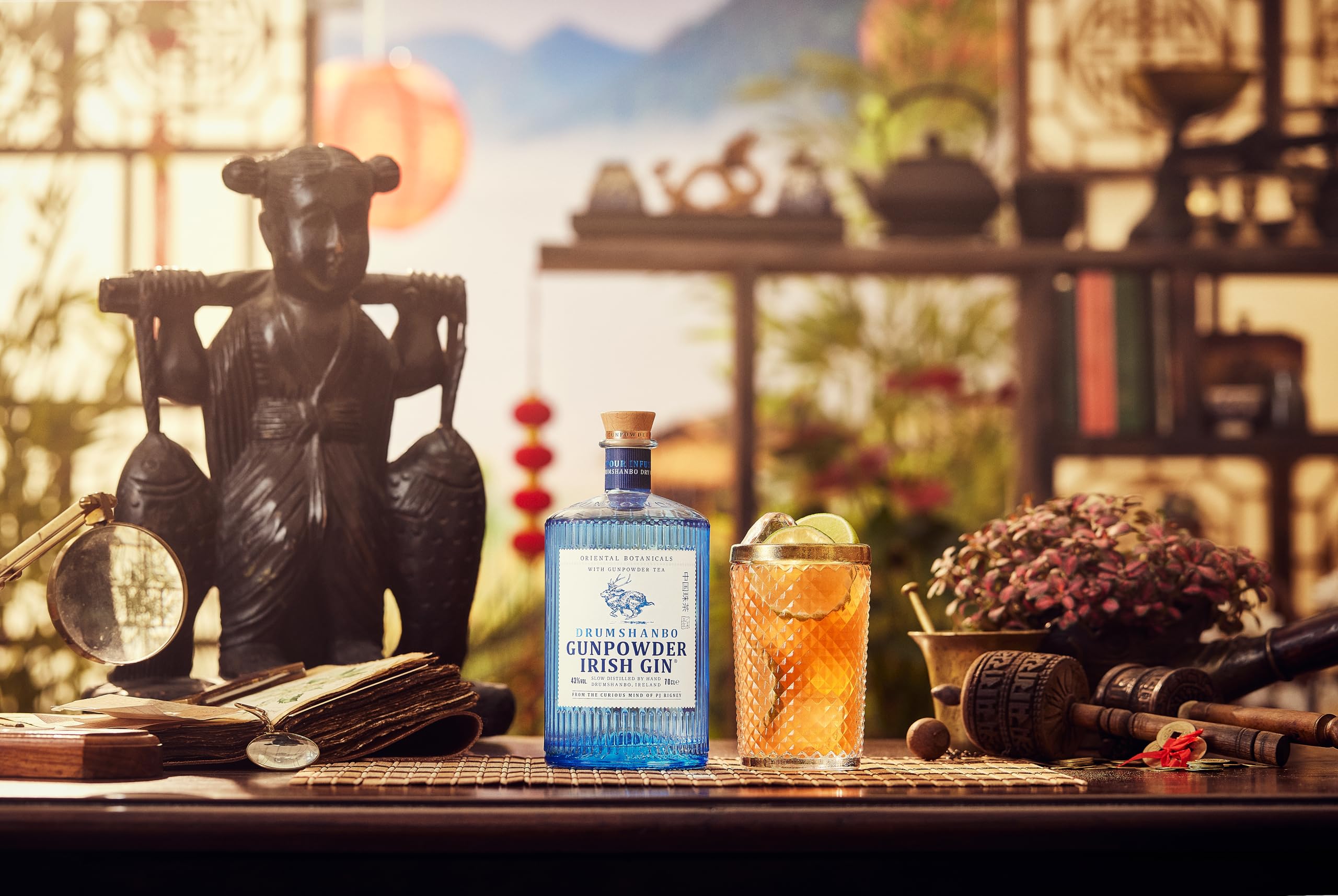 Drumshanbo Gunpowder Irish Gin 43% vol., fruchtig-herb durch den Gunpowder Tea und die zwölf ausgewählten Botanicals