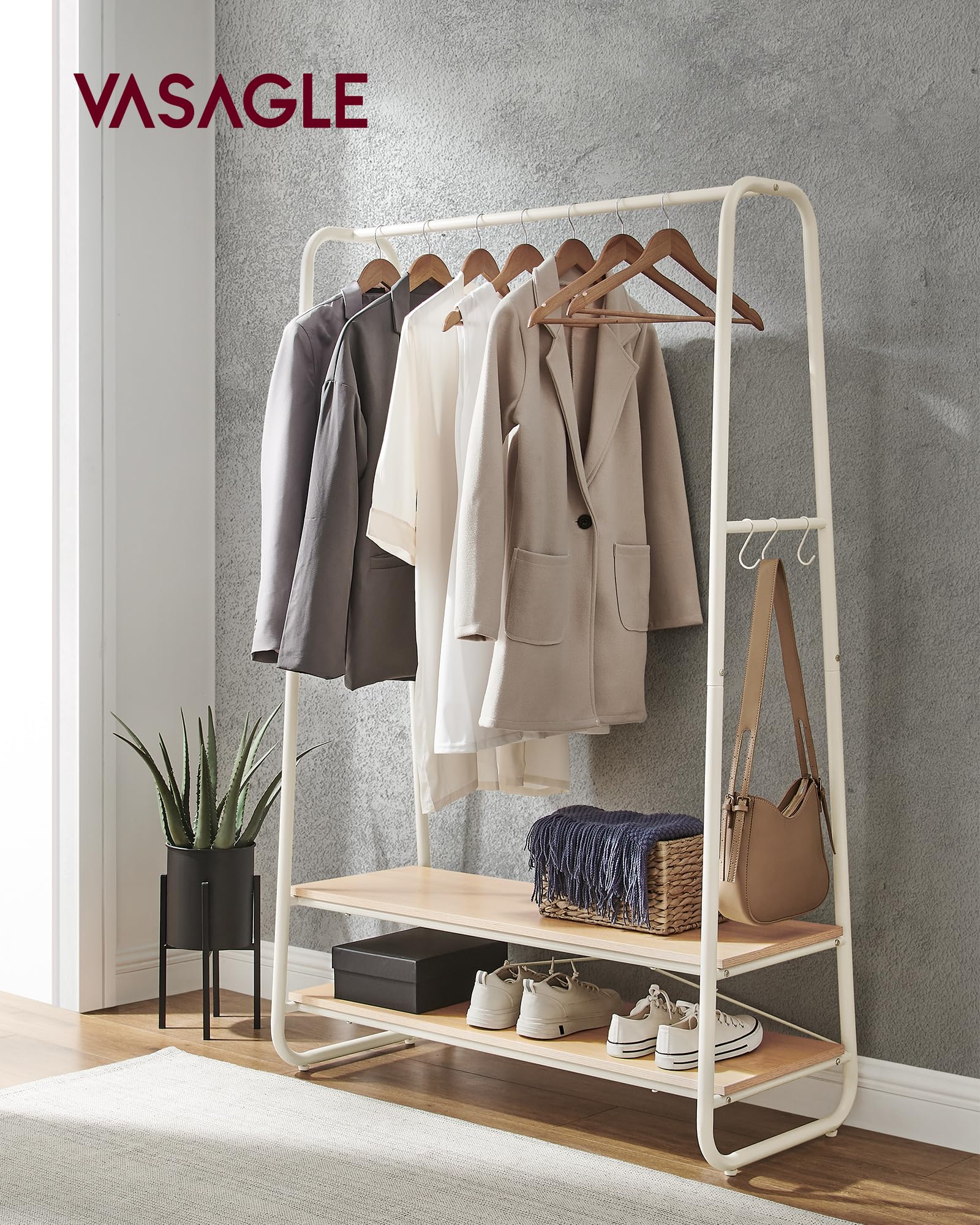 VASAGLE Stand Appendiabiti, Appendiabiti da Terra con 2 Ripiani, 6 Ganci Laterali a S, Struttura in Acciaio, 45 x 100 x 160 cm, Camera da Letto Corridoio, Rovere e Bianco Crema RGR112W09