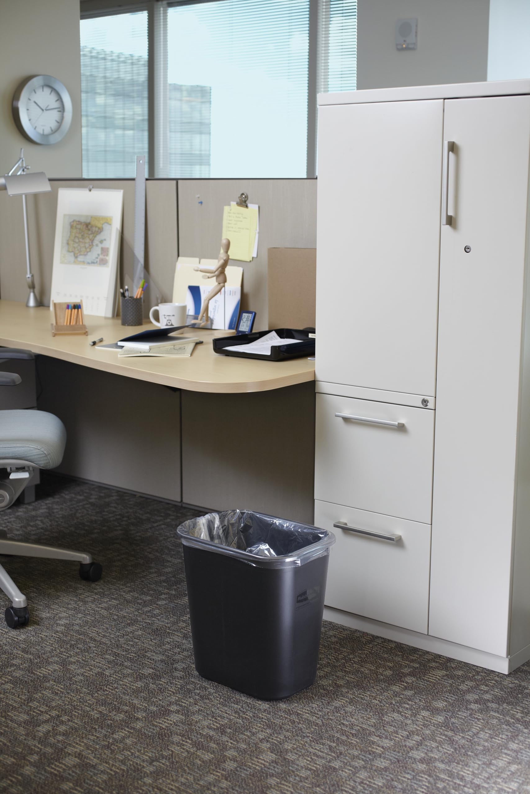 Rubbermaid Commercial Products FG295600 GRAY Papelera Rectangular, Capacidad de 26.6 L, Gris