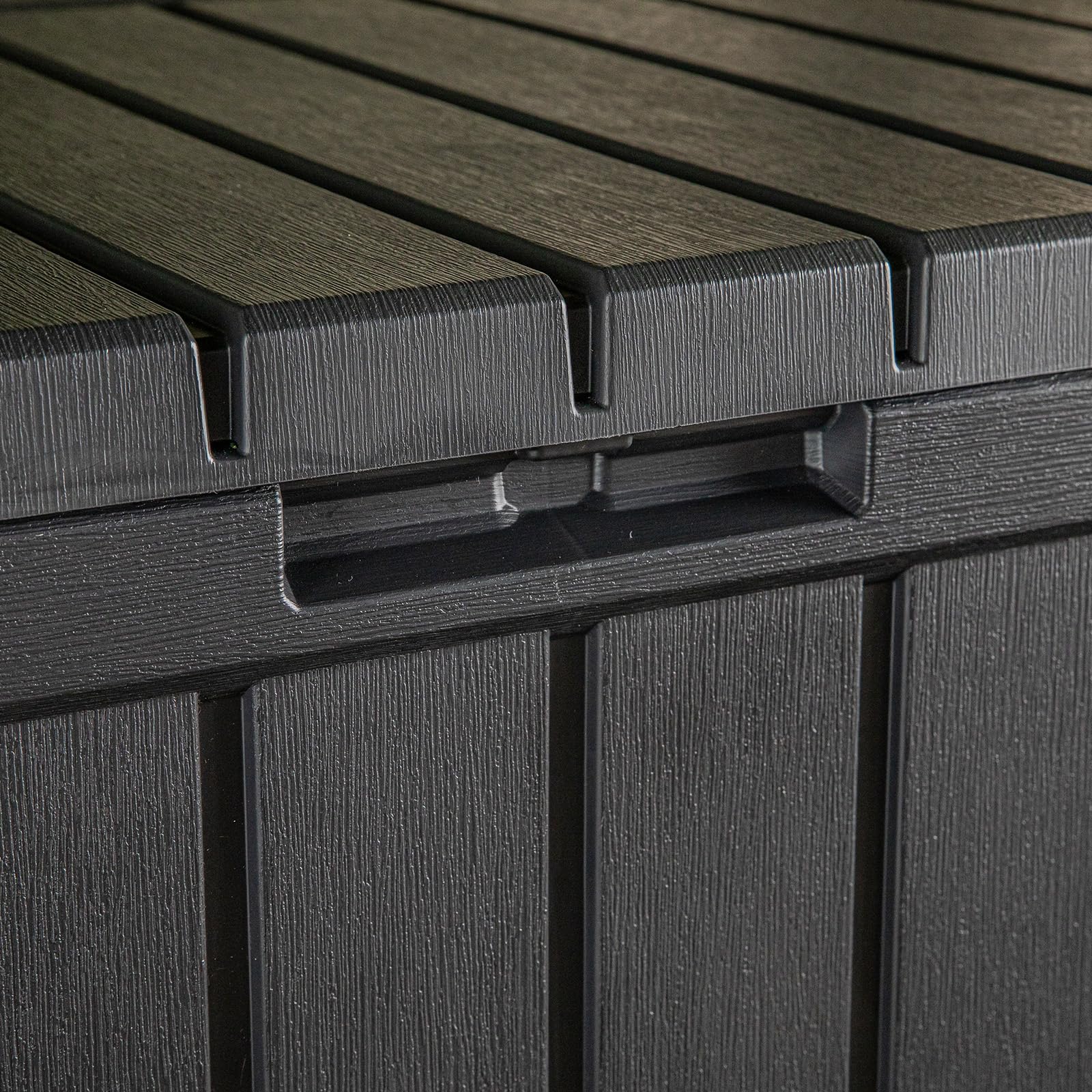 Koll Living Gartenbox Kentwood 190 Liter Stauraum Anthrazit | Aufbewahrungsbox mit Sitzfunktion mit viel Platz für Sitzauflagen, Gartengeräte oder Kinderspielzeug | wasserdicht & gut belüftet
