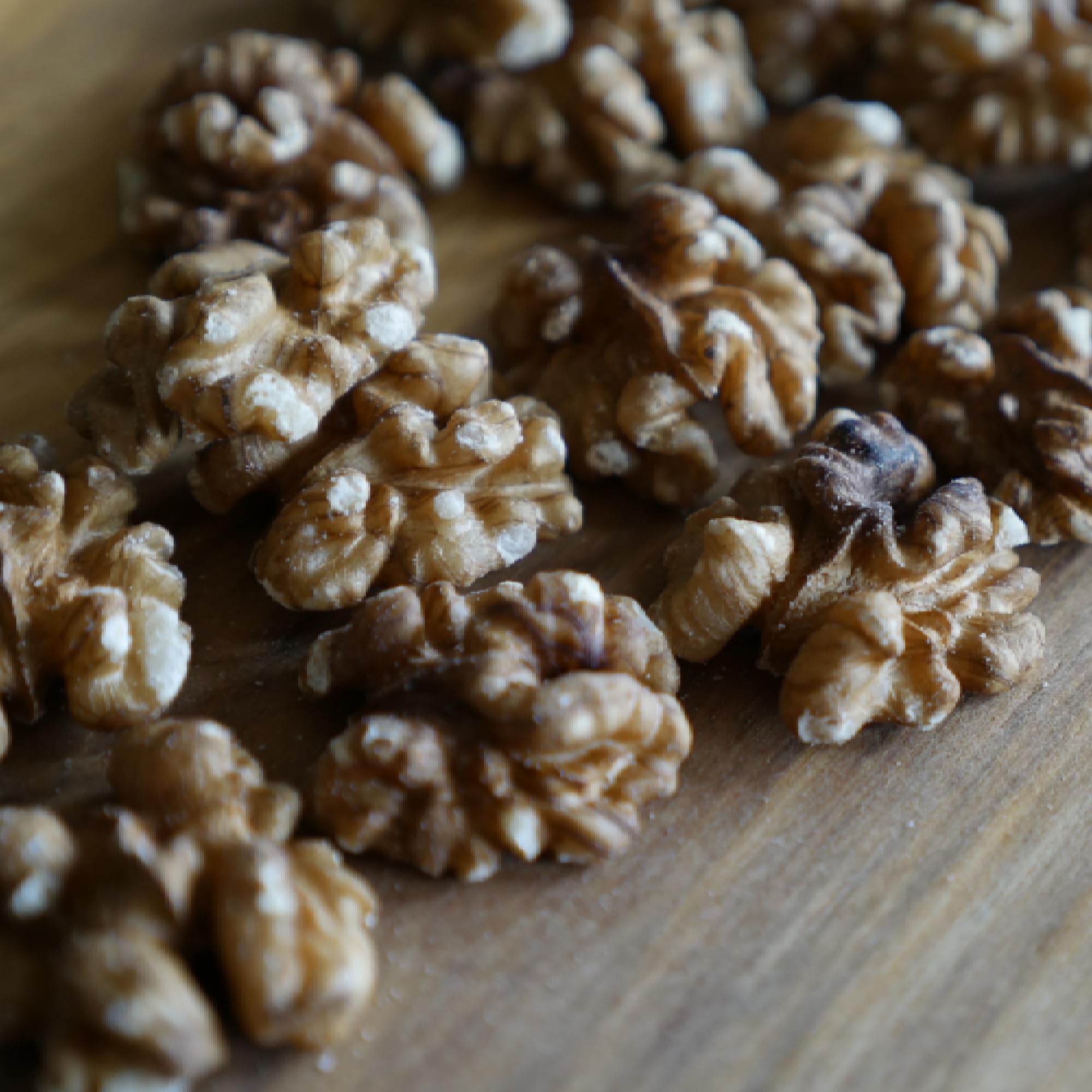 HiFood Walnusskerne 1kg Naturbelassene Geschälte Walnüsse 1000g Großpackung für Küche Bäckerei Bewusste Ernährung Vegan Nüsse für Müsli und Salat