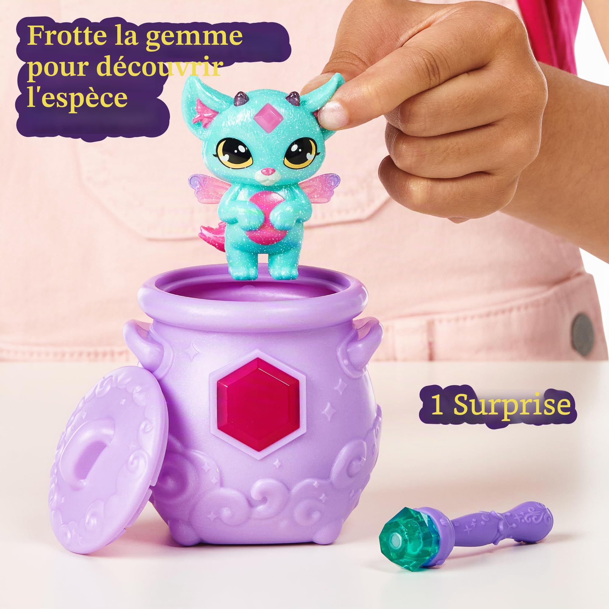 Magic Mixies Magic Mixlings Mega Pack, Chaudron Magique et 4 poupées Mixies Brillantes, 1 Figurine Surprise, 3 Baguettes Magiques, Jouets à Collectionner, garçons et Filles de Plus de 4 Ans, célèbre