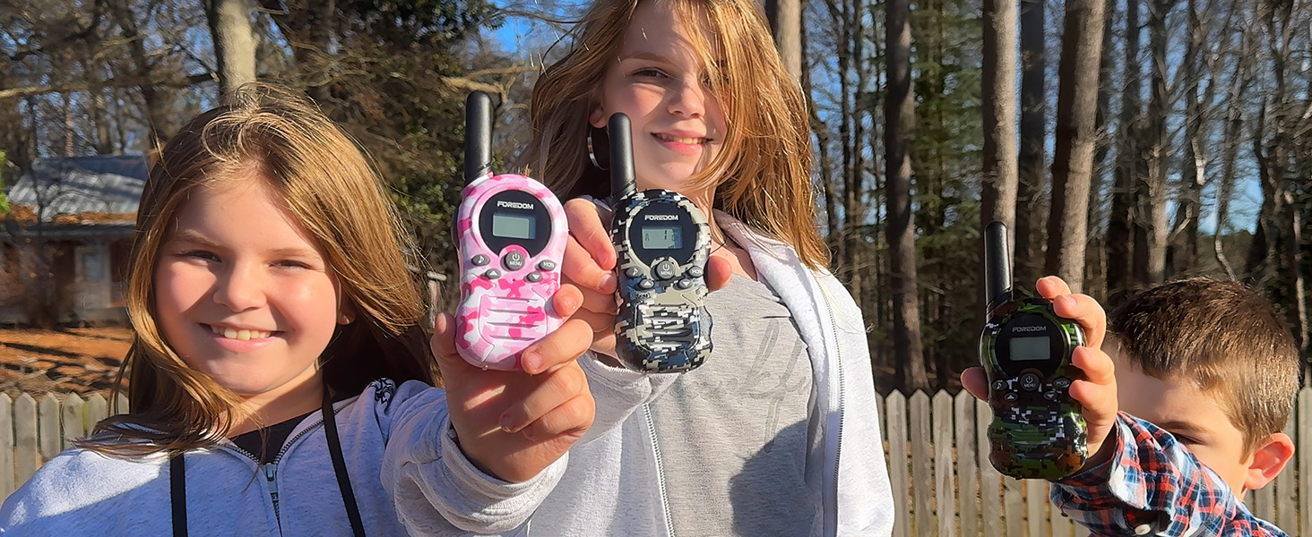 FOREDOM Walkie Talkies Para Niños (Set De 2) – Alcance De 3 Km, 22 Canales, Función VOX Y Pantalla LCD, Regalo De Cumpleaños En Rosa Camuflaje Para 3-12 Años