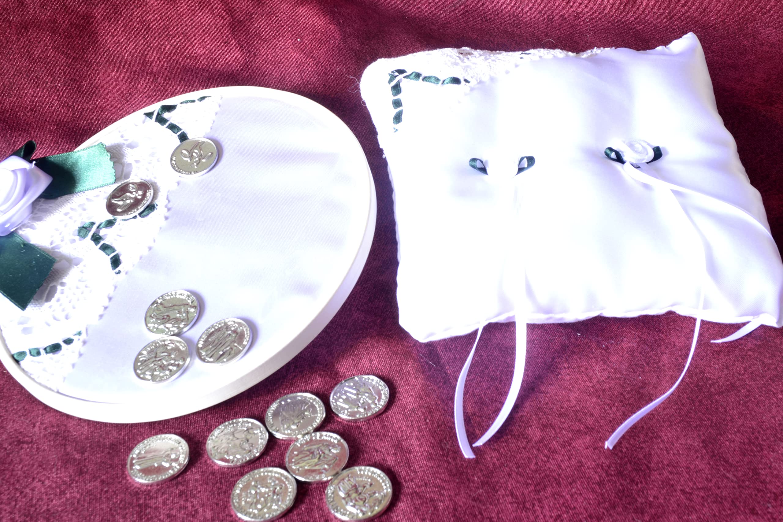 Arras de Boda Biblica Plateadas con Porta-arras redondo y Cojin para anillos a juego realizados por nuestros artesanos para llevar a la Iglesia.