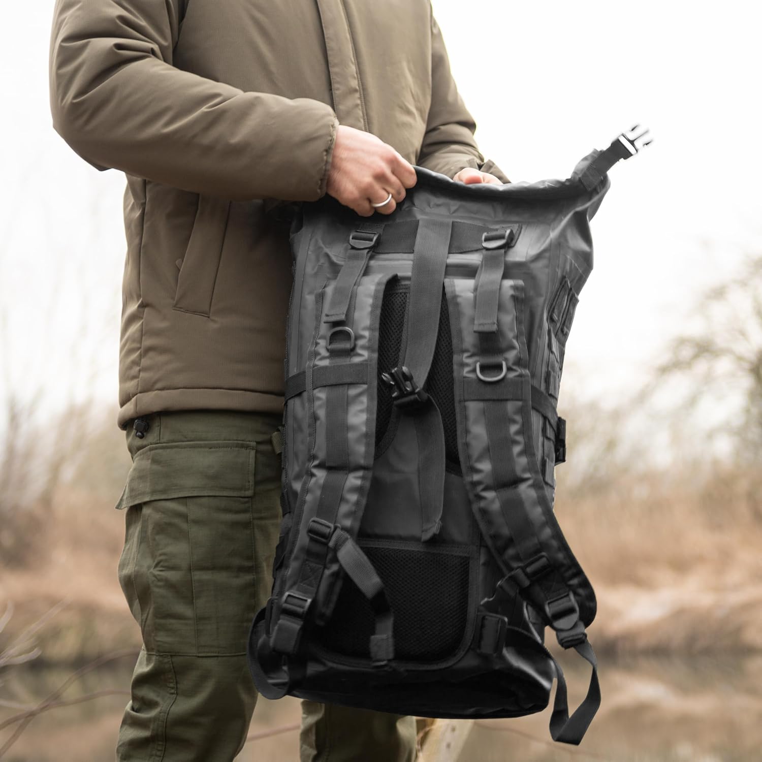 Mil-Tec Unisex 30L Tactical Seals Dry Bag - Secure Rugged Durable Waterproof Outdoor Kayaking Boating Camping Hiking MOLLE Backpack with Adjustable Wide Shoulder Straps & Padded Back, Black