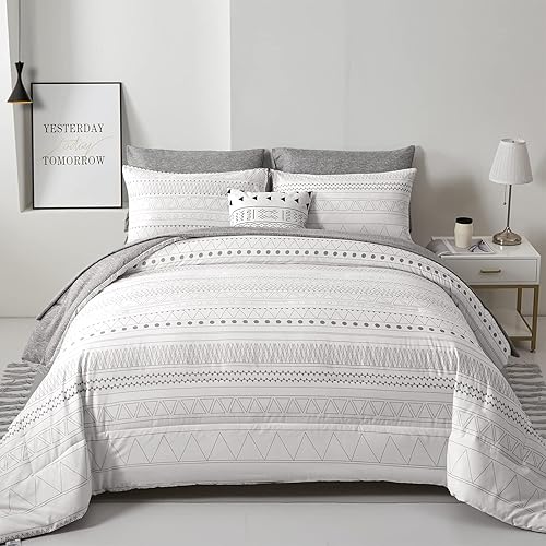 WONGS BEDDING Juego de edredón bohemio tamaño Queen, 7 piezas de ropa de cama geométrica blanca y gris en una bolsa, juego de ropa de cama bohemio