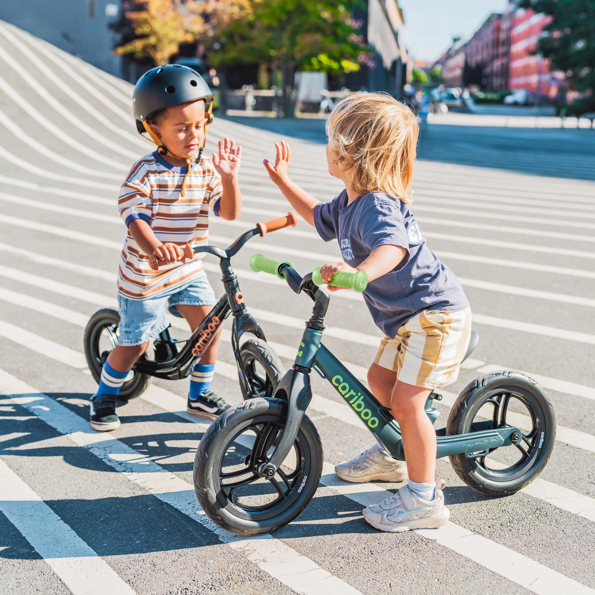 Cariboo Magnesium Pro Draisienne Enfant pour 2 Ans Cadre en Magnésium Roues 12 Pouces Jusqu'à 30 kg Selle Réglable Poids Très Léger