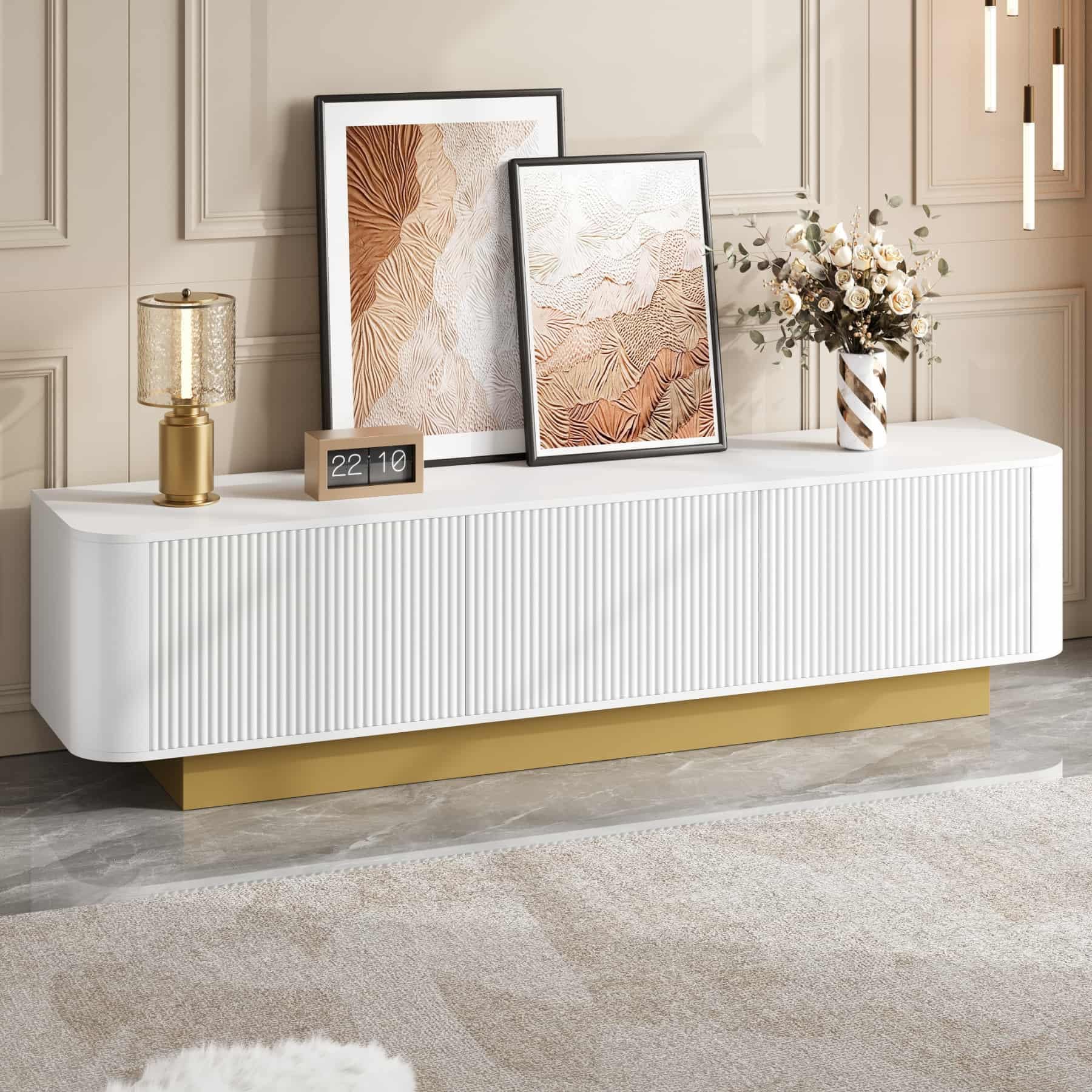 PUGSDRLY Meuble TV Moderne avec étagères réglables et 3 Portes, Meuble TV Bas avec Espace de Rangement,Design sans poignées, pour Salon et Chambres à Coucher,170x40.5x47cm (Blanc)