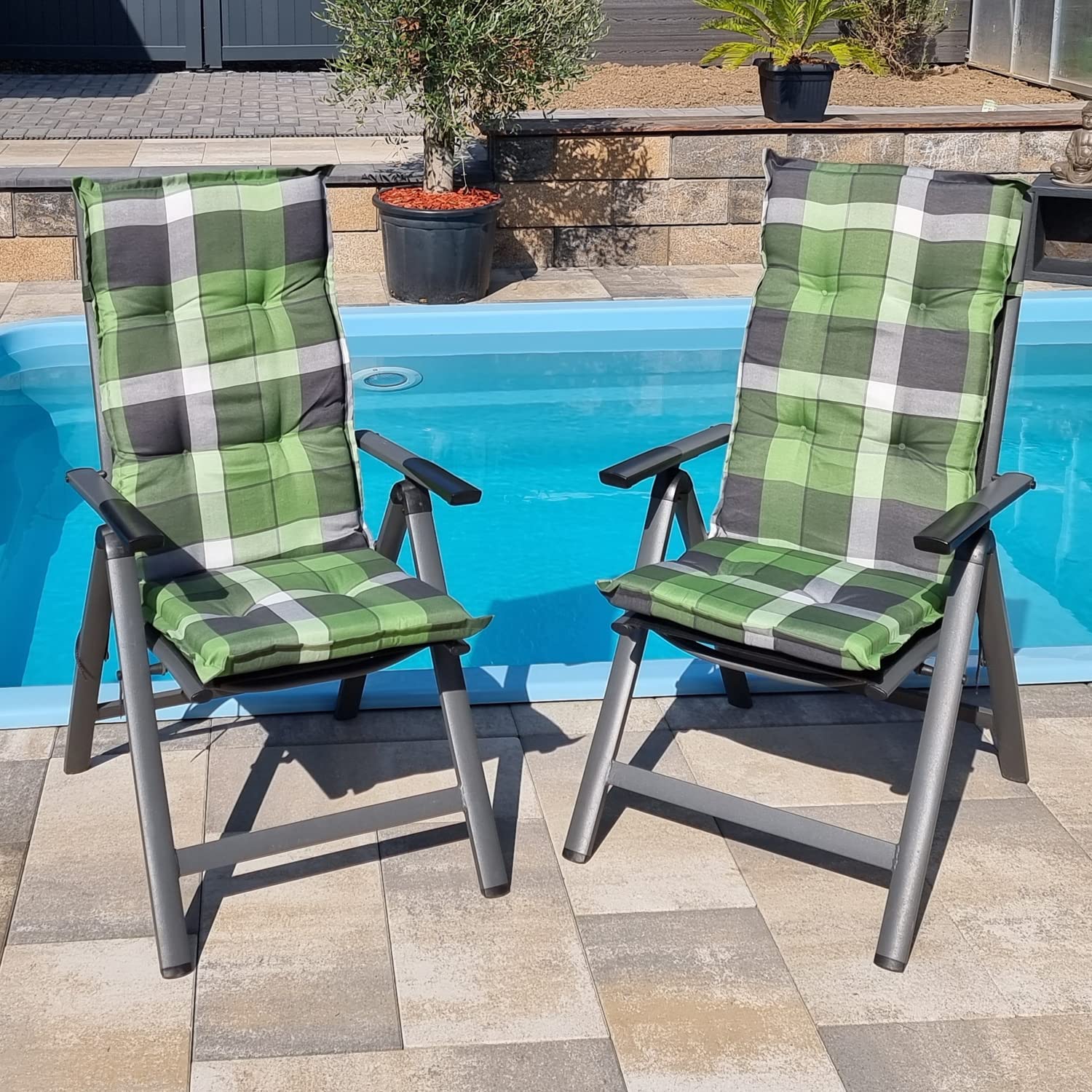 DILUMA Hochlehner Auflage Naxos für Gartenstühle 4er Set 118x49 cm Blume Schwarz - 6 cm Starke Premium Stuhlauflage mit Komfortschaumkern - Sitzauflage Made in EU